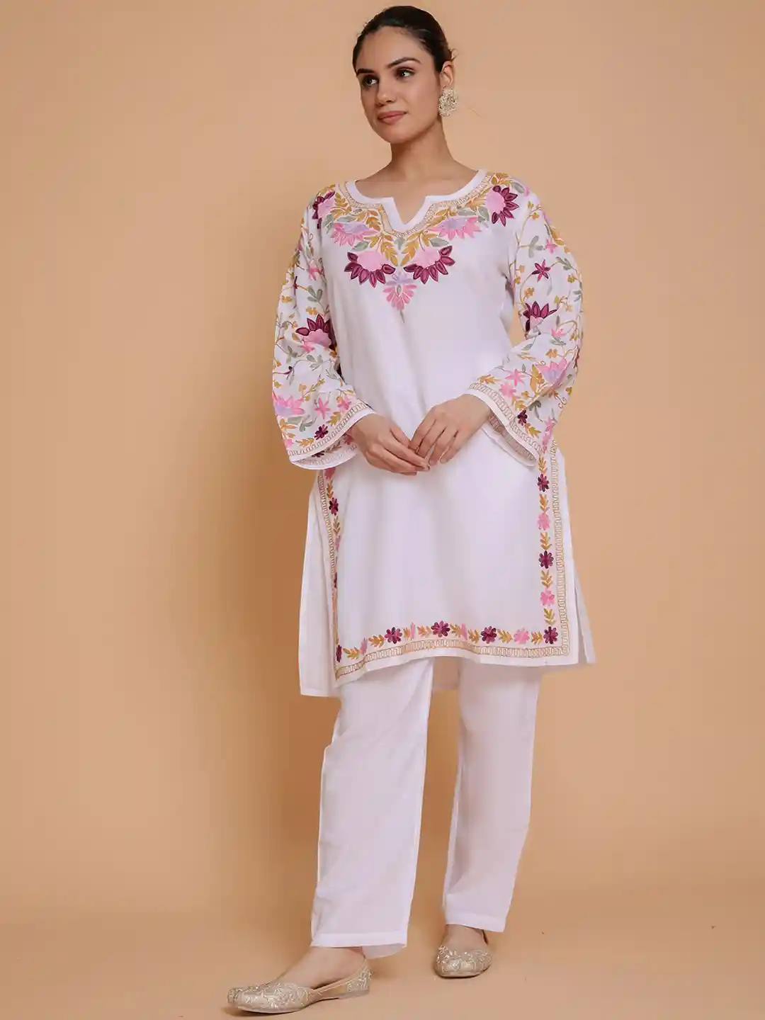 Buy HOUSE OF KARI Floral Embroidered Aari Work Straight Kurta With - Main Image