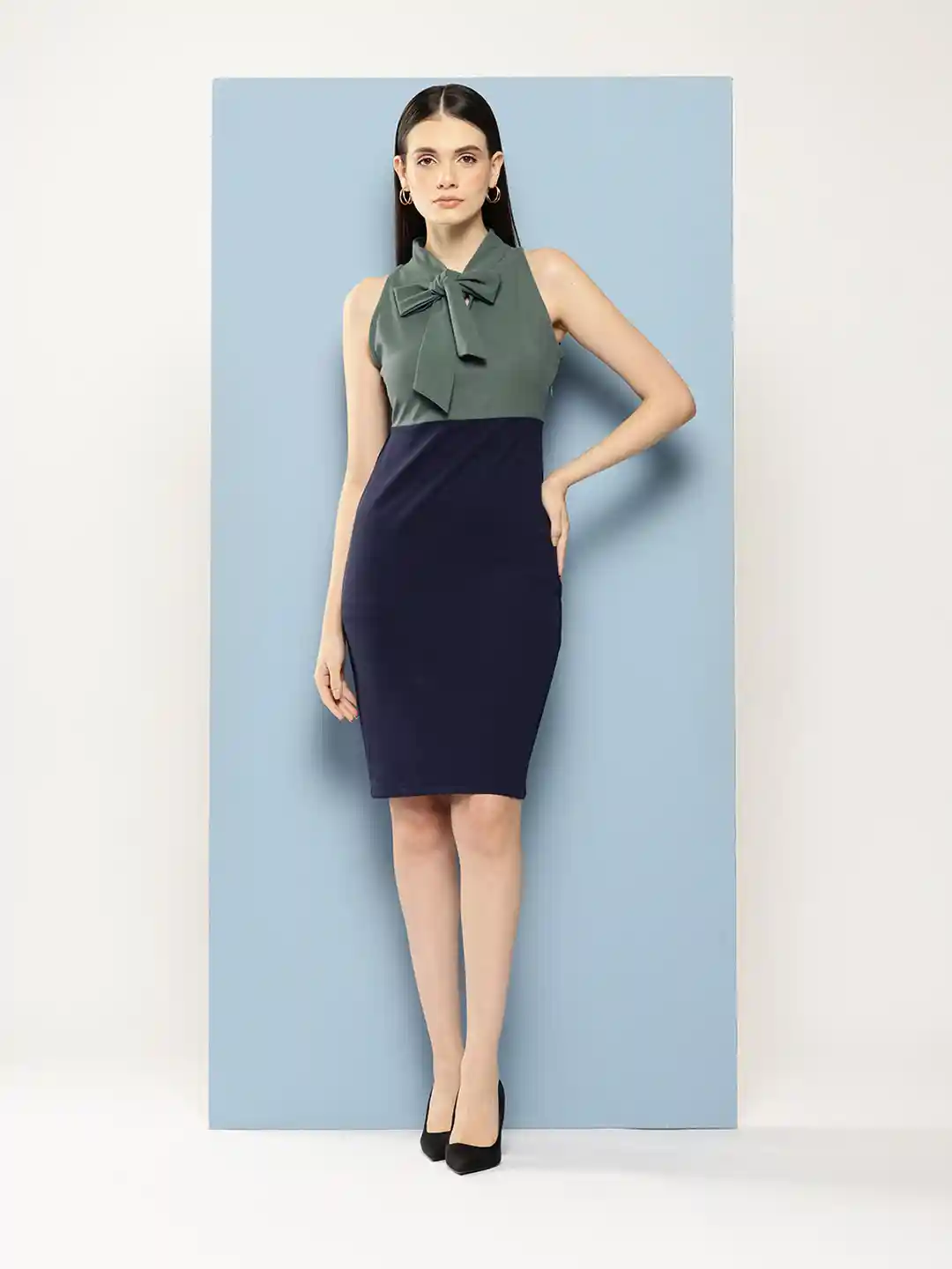 Buy Chemistry Colourblocked Tie-Up Neck Formal Sheath Dress