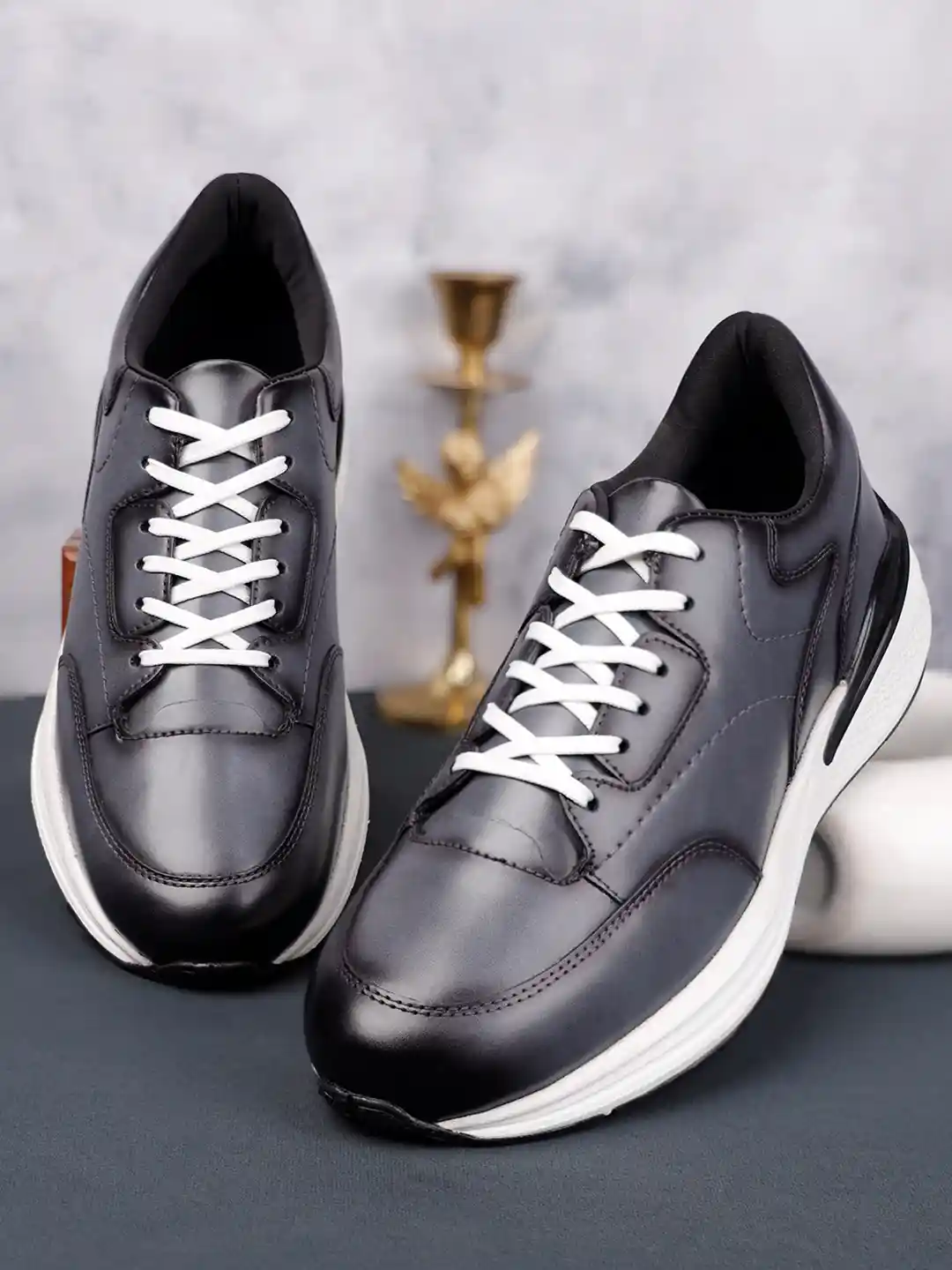 LOUIS STITCH Men Leatherette Sneaker Cushioned Casual Shoes