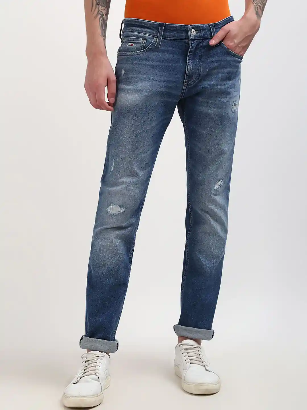 Tommy Hilfiger Men Slim Fit Low Distressed Heavy Fade Cat Scratches  Stretchable Jeans