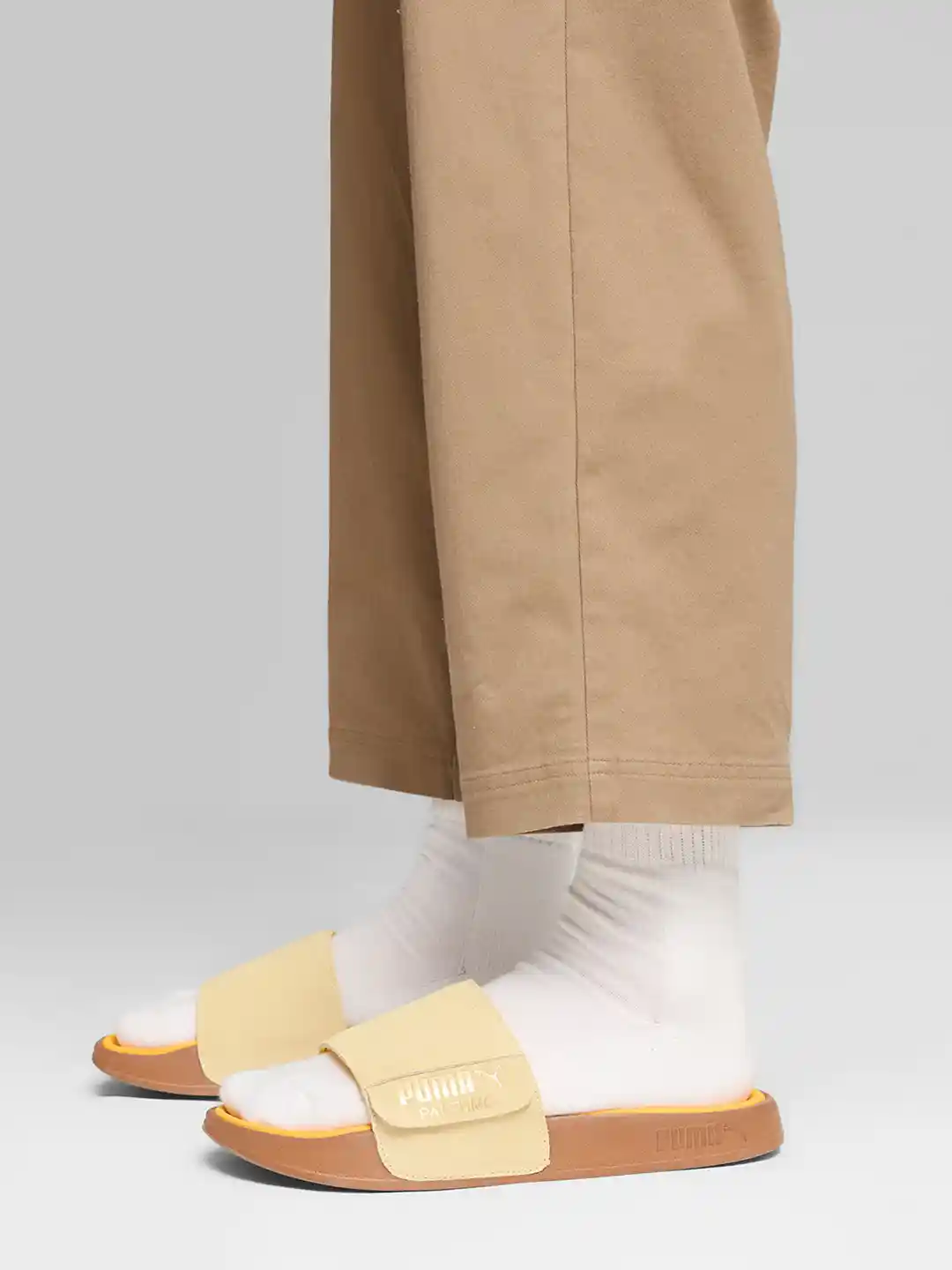 Buy Puma Men Leadcat 2.0 Palermo Foil Sliders - Flip Flops for Men 30165838  | Myntra