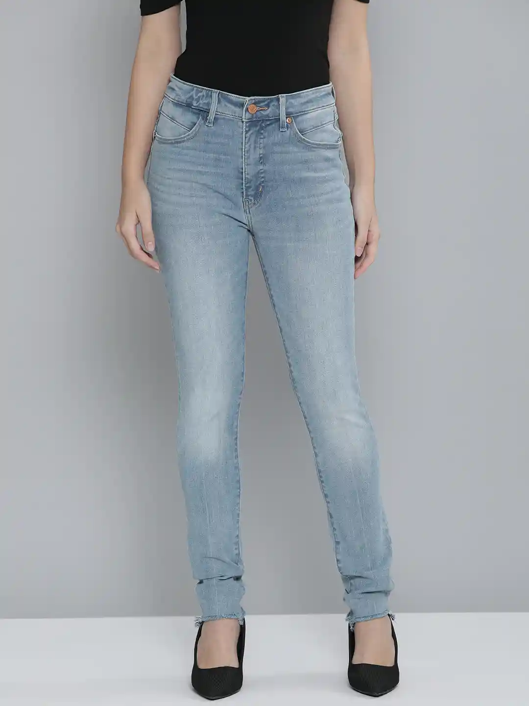 Levis Women Skinny Fit High-Rise Low Distress Heavy Fade Jeans