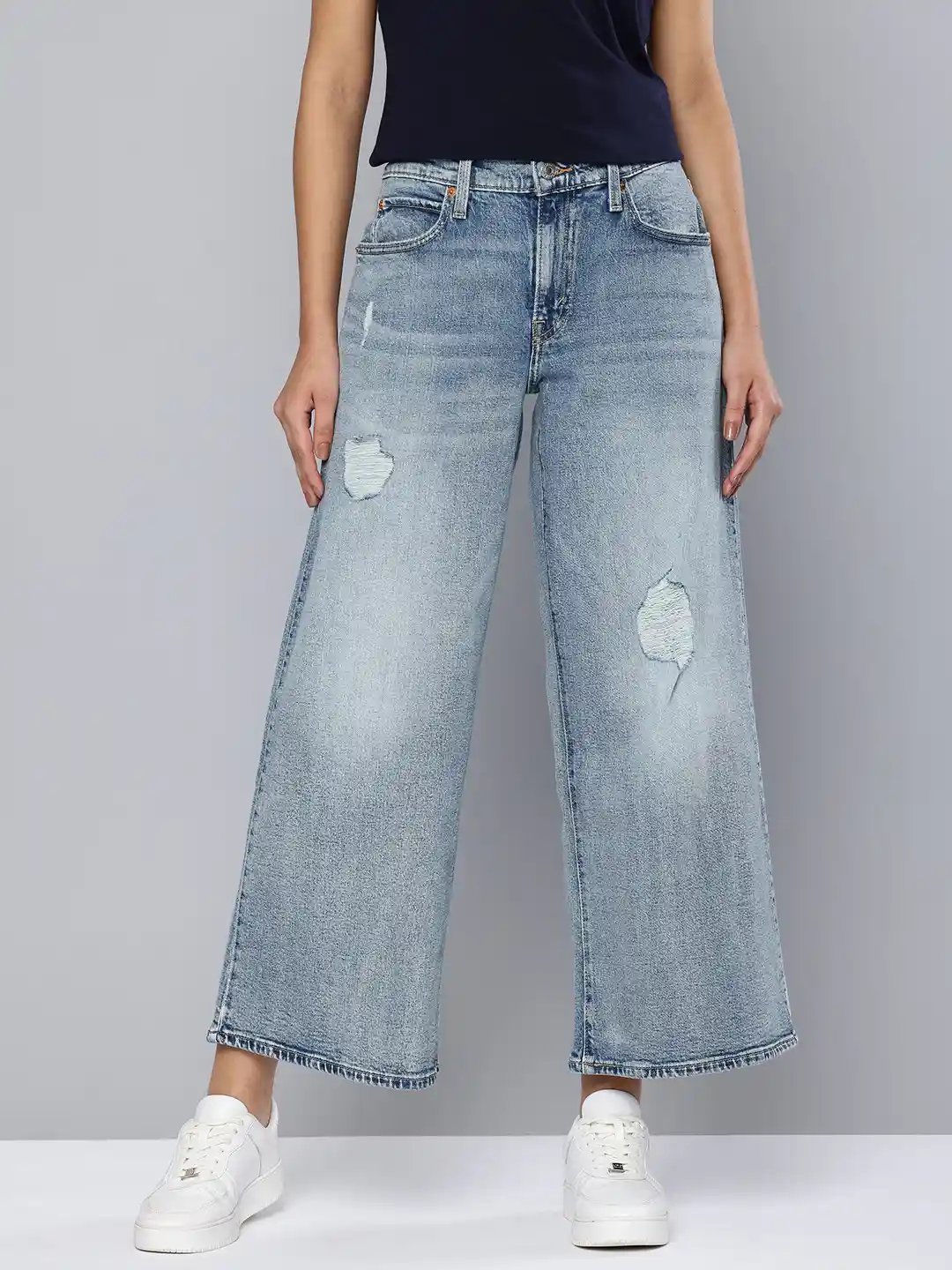 Levis Women 94 Baggy Wide Leg Low Distress Light Fade Stretchable Jeans