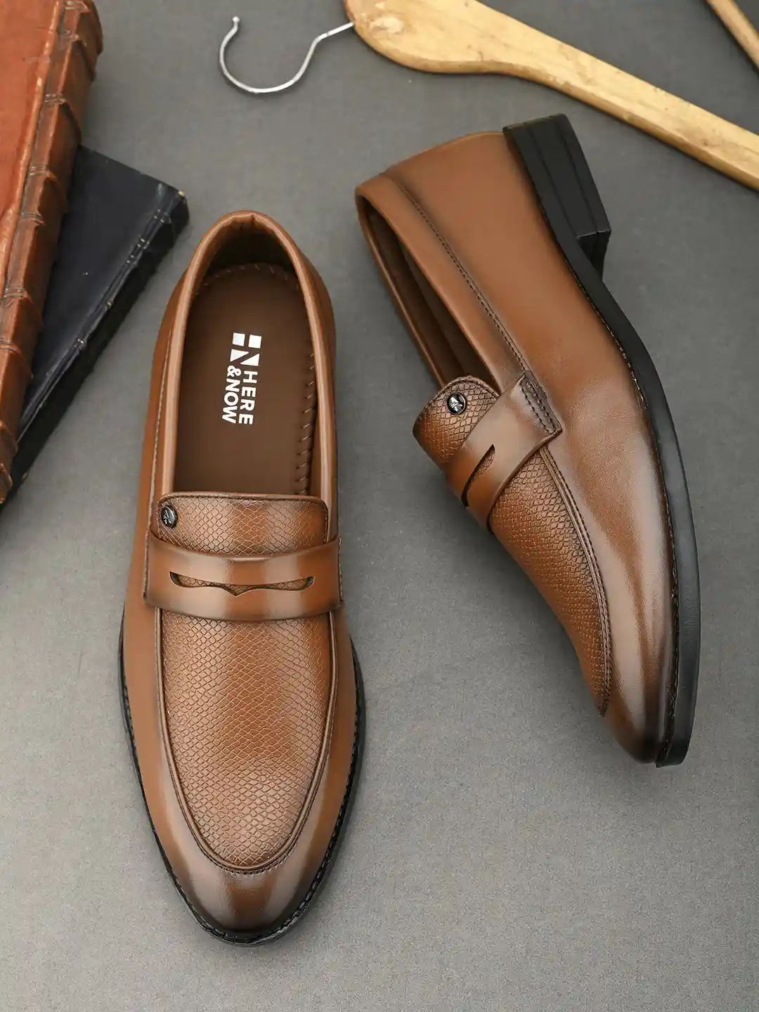 HERE&NOW Men Textured Formal Loafers