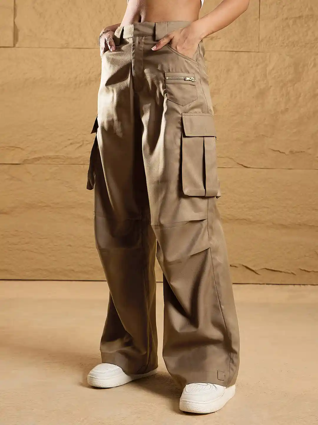 SASSAFRAS Women Comfort Straight Fit High-Rise Cargos Trousers