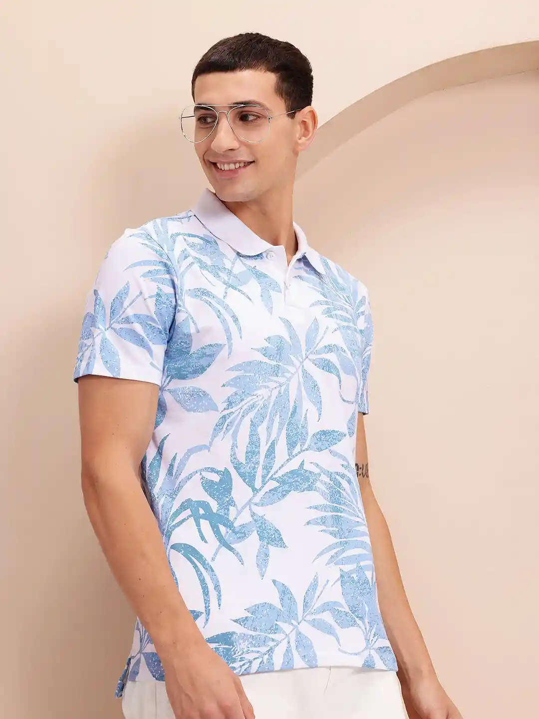 Mast Harbour Men Tropical Printed T-shirt