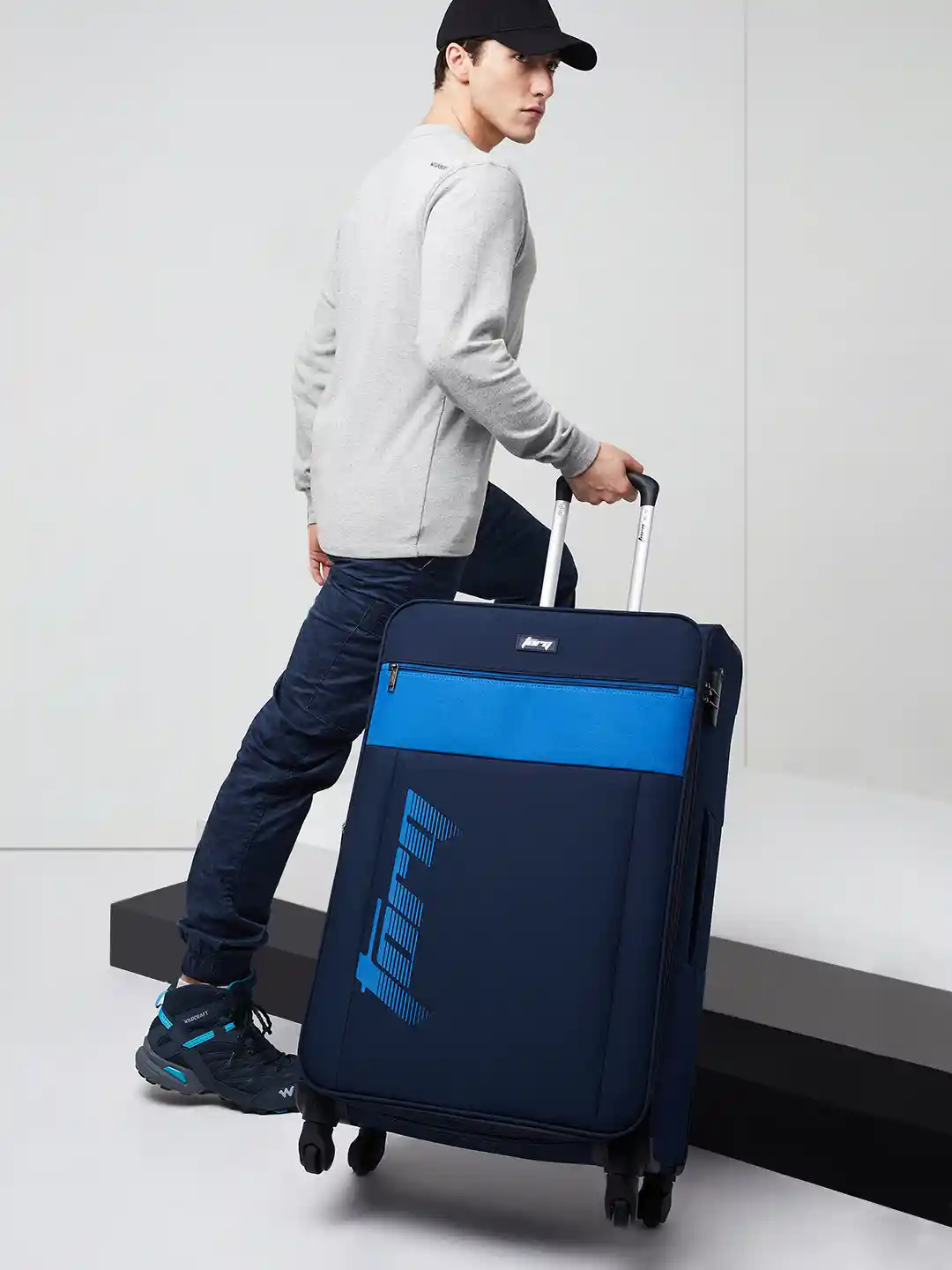 WAKE × Setinn Tour Porch 3P Set Buy Wildcraft Set of 3 Brooks Torq Trolley Suitcases - Cabin