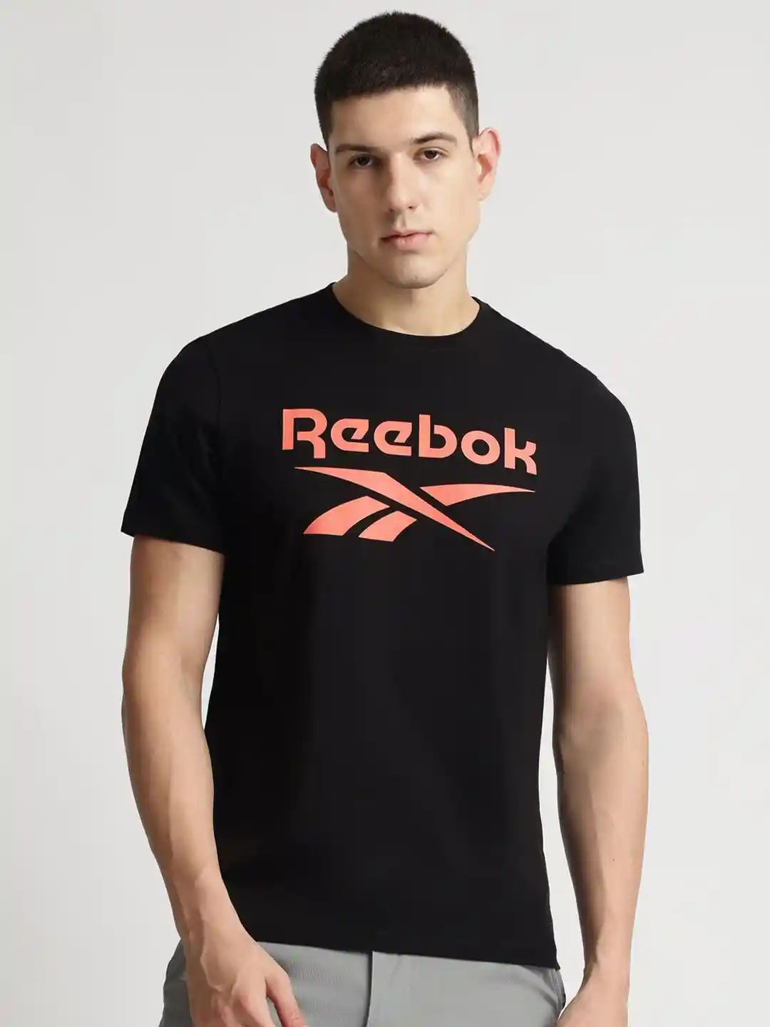 Buy Reebok Men Typographic Printed Round Neck Casual T-Shirt