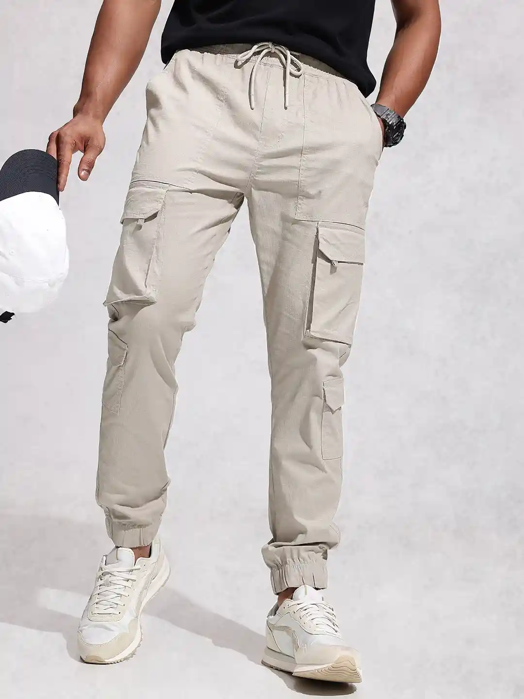 WROGN Men Textured Jogger Fit Cargo Trousers