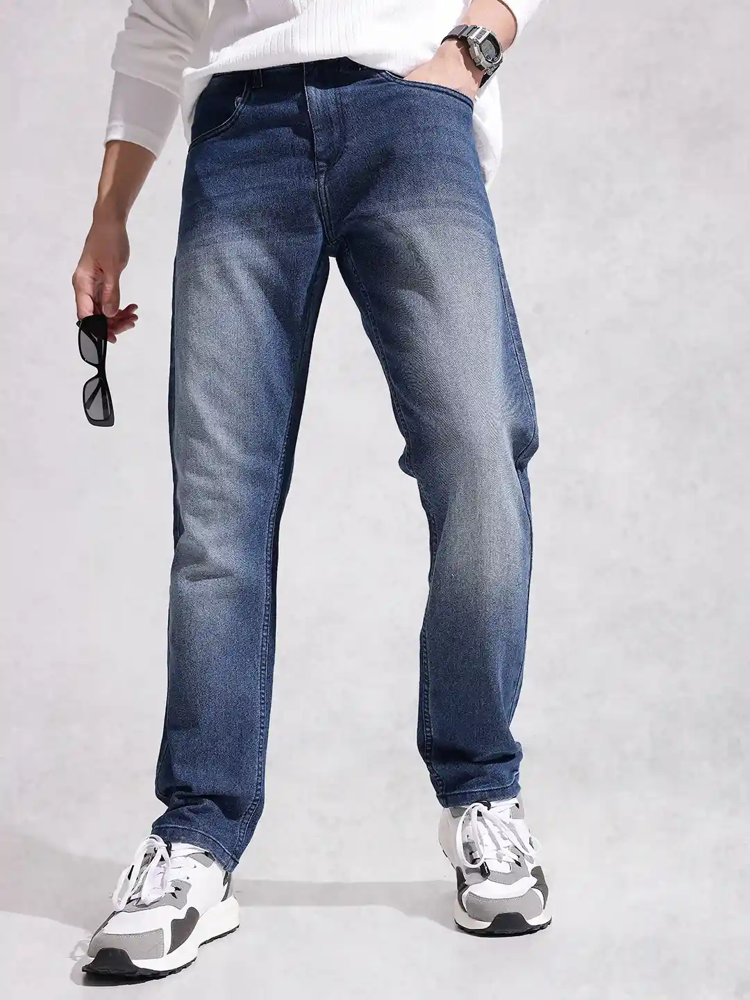Buy WROGN Men Relaxed Fit Mid-Rise Heavy Fade Stretchable Jeans