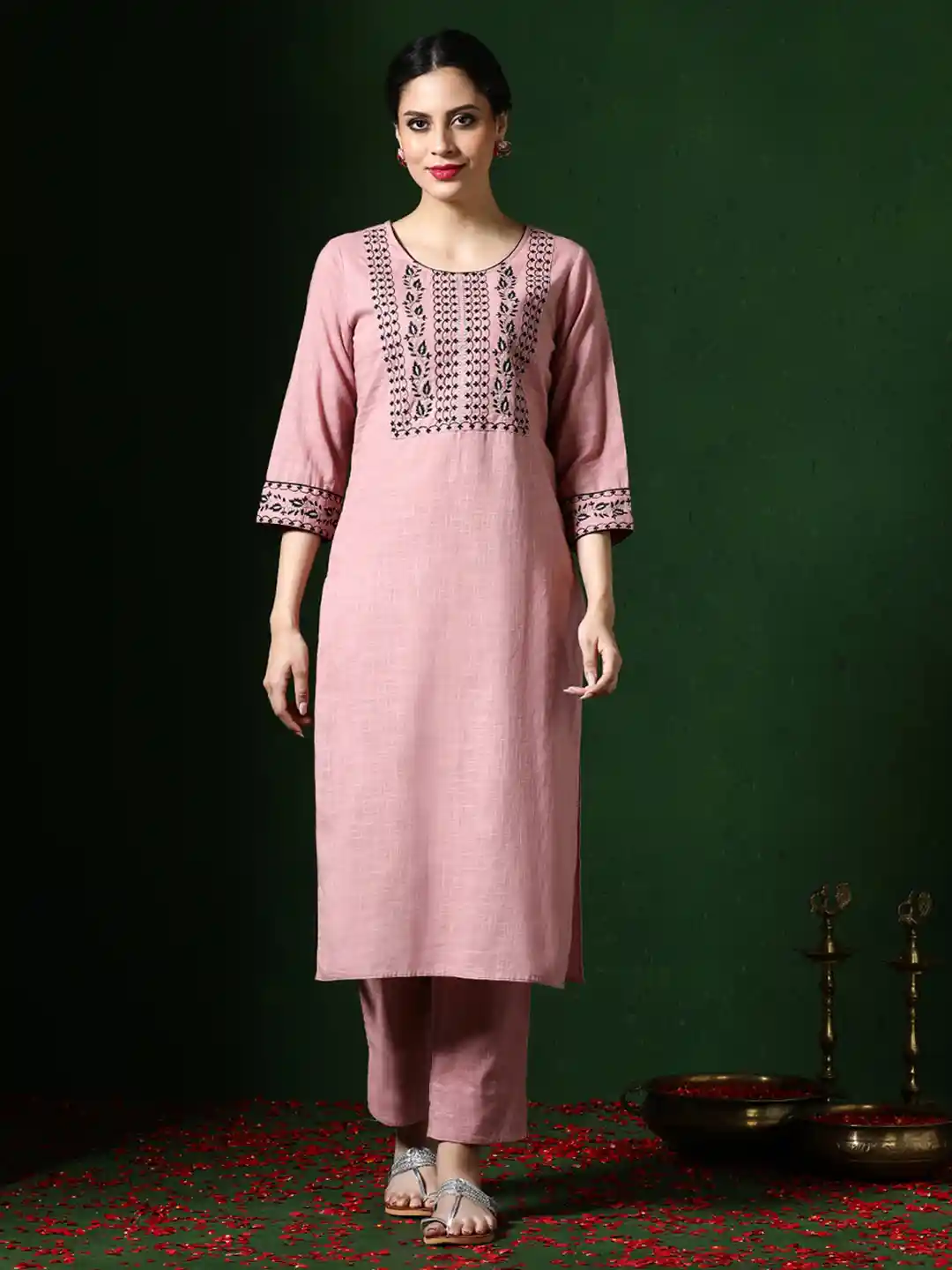 Jaipur Kurti Women Floral Embroidered Kurta with Trousers