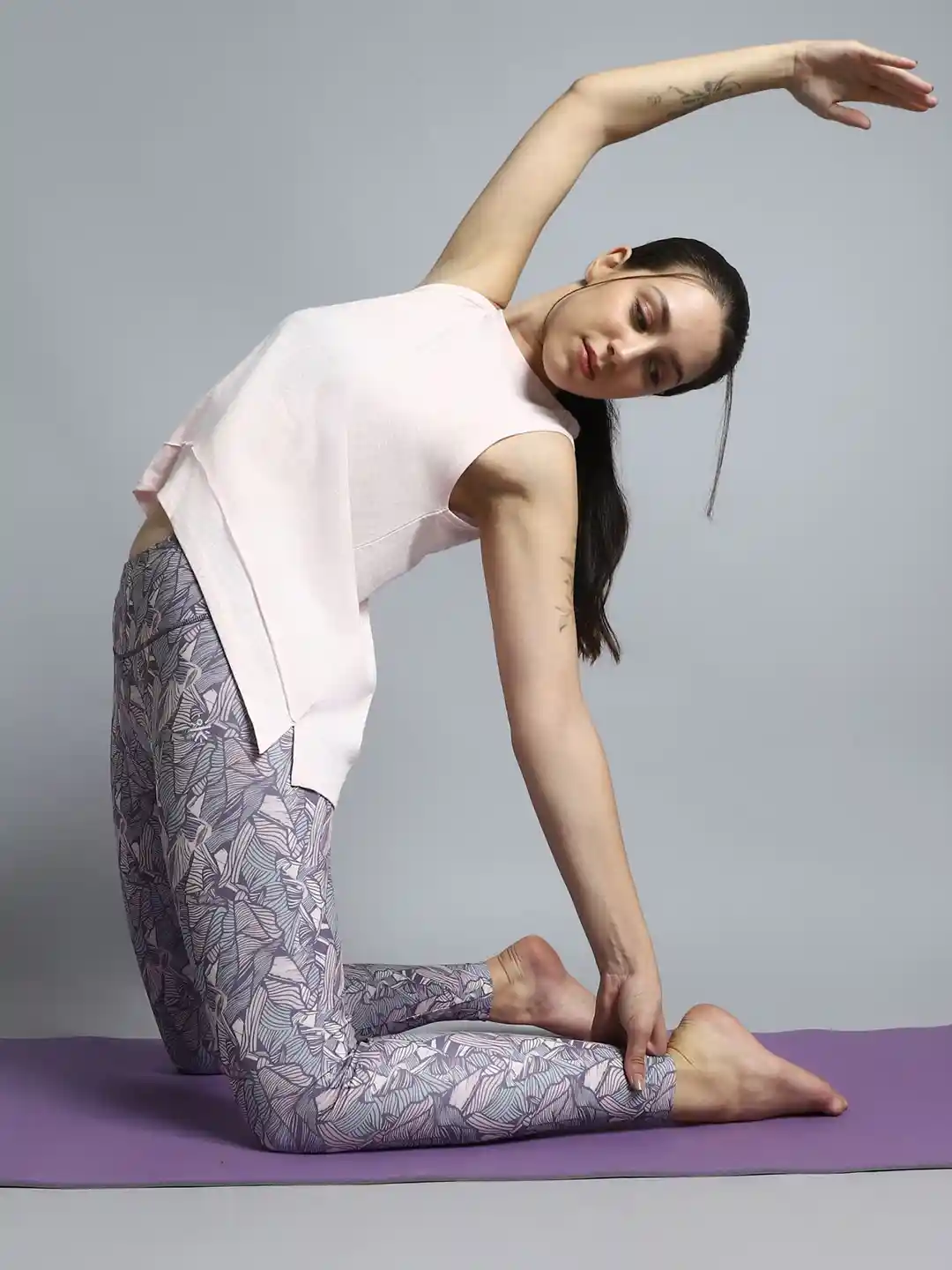 Yoga Apparel Flowing Yoga Pants Light Grey Flow Yoga – Peach Tights