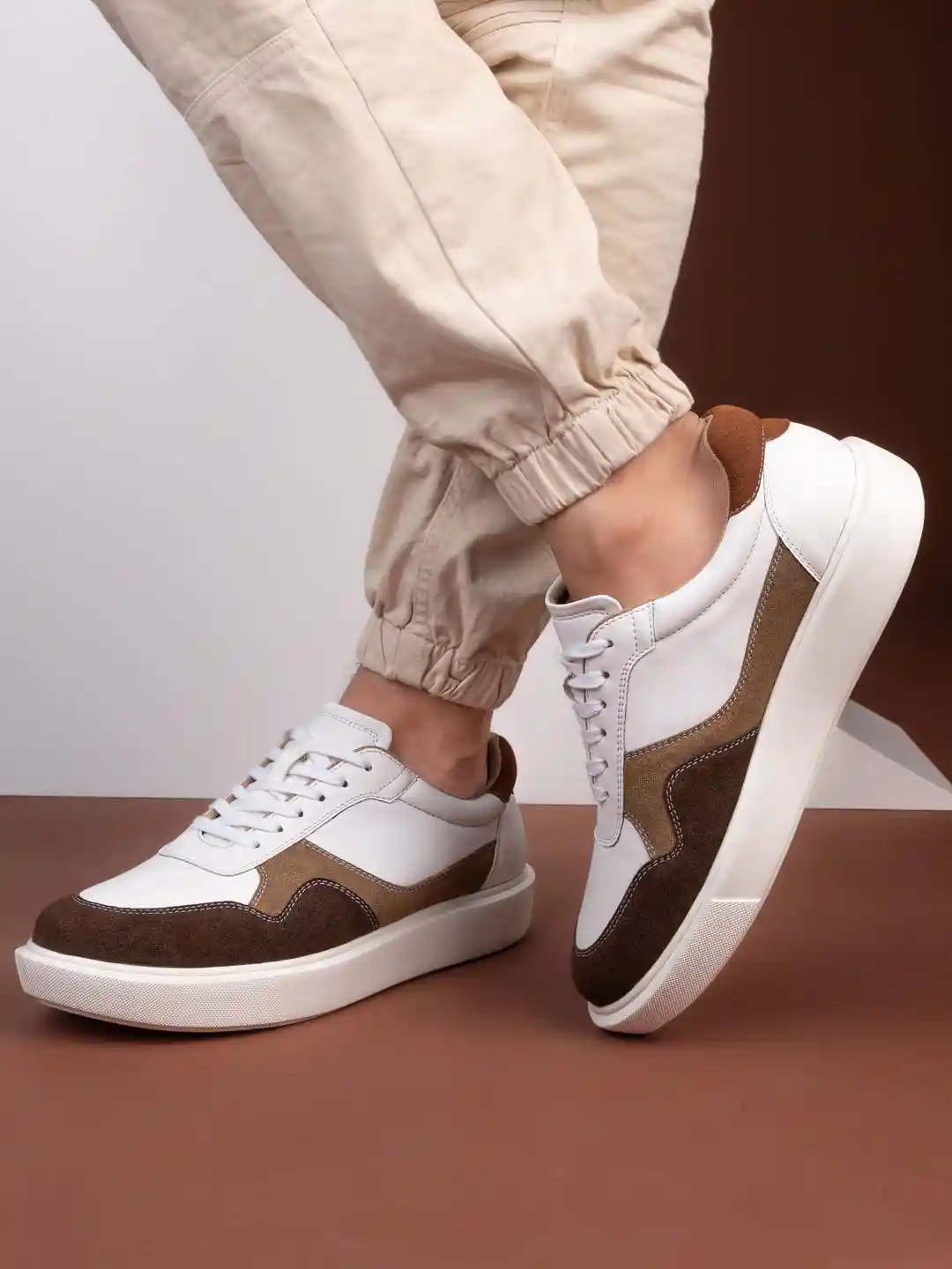 The Roadster Lifestyle Men Lace-up Casual Sneakers