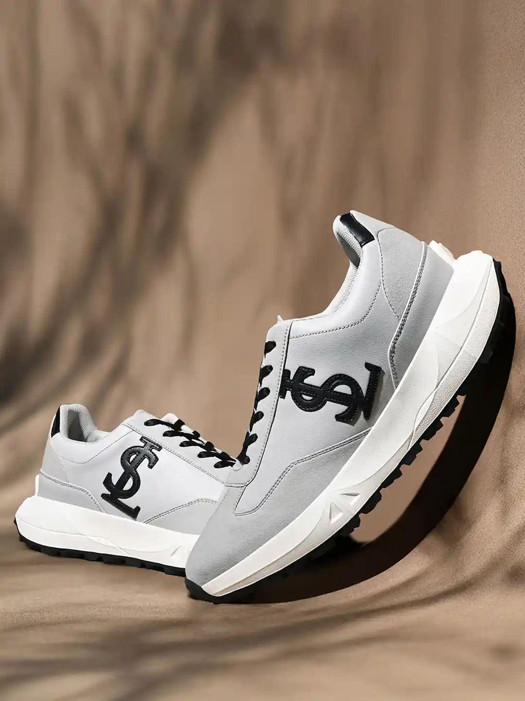 LOUIS STITCH Men Grey Comfortable Lace-Up Sneaker