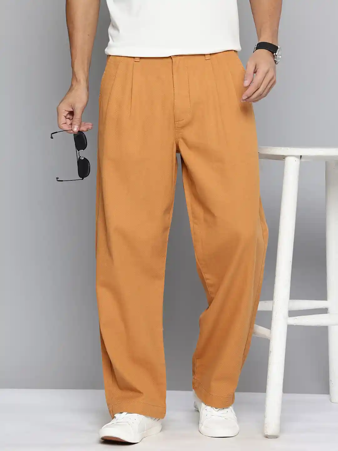Buy Levis Men Pure Cotton Loose Fit Pleated Chinos Trousers