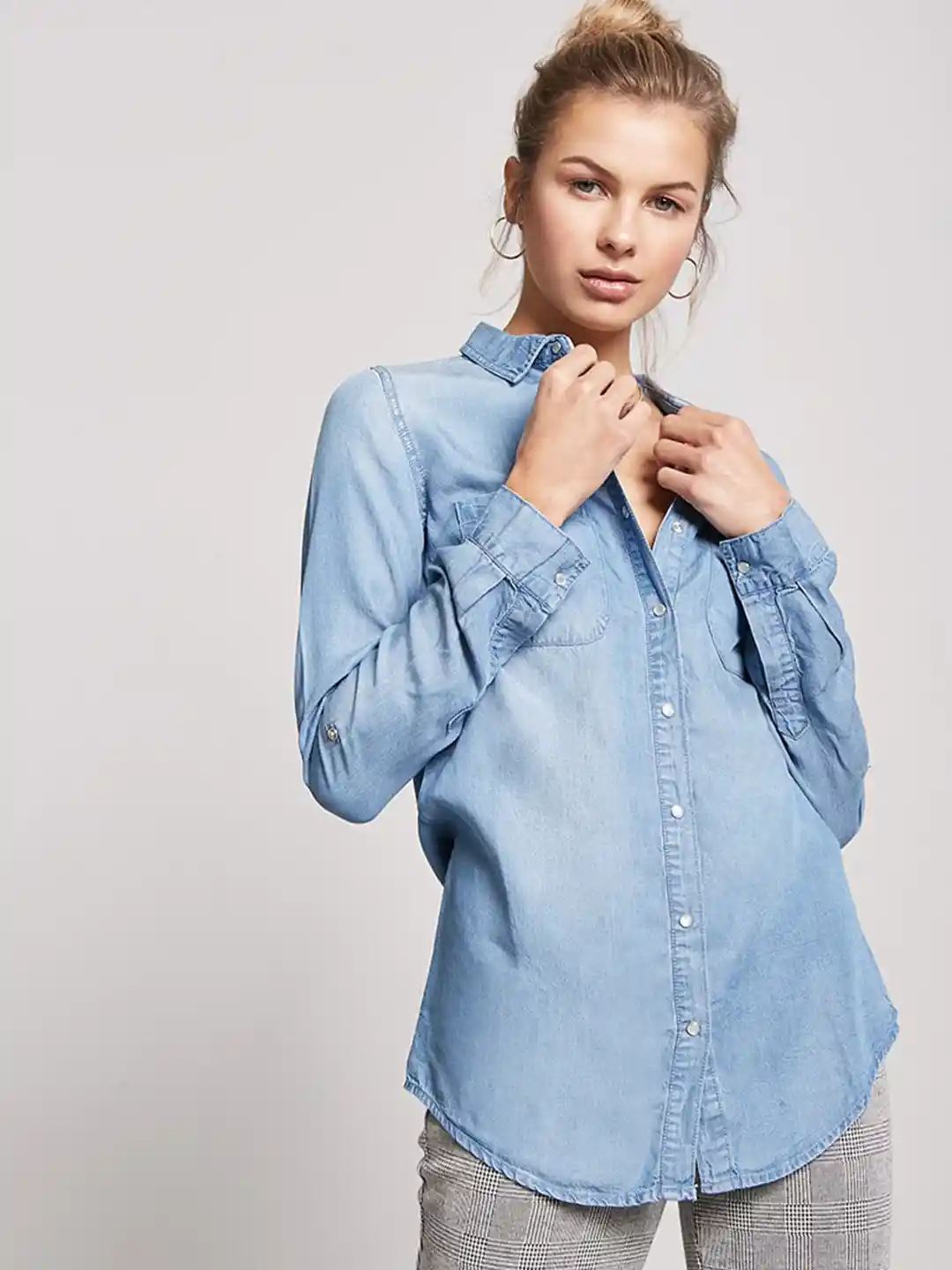Buy FOREVER 21 Women Blue Regular Fit Faded Denim Casual Shirt