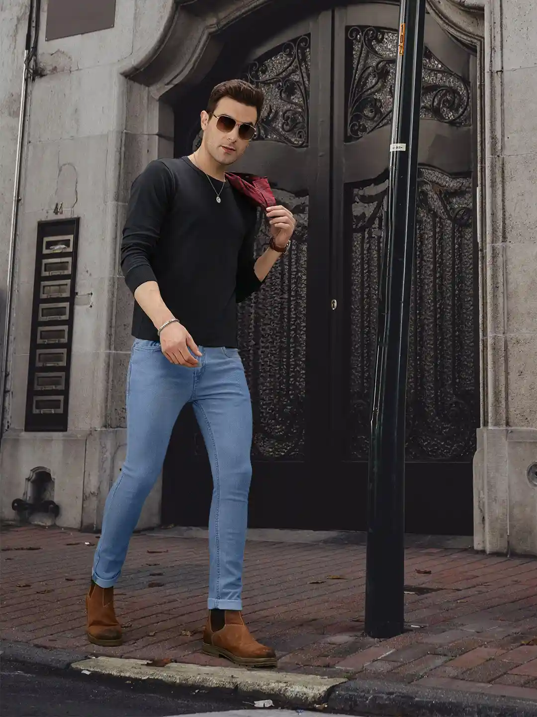 Roadster Men Blue Skinny Fit Mid-Rise Clean Look Stretchable Jeans