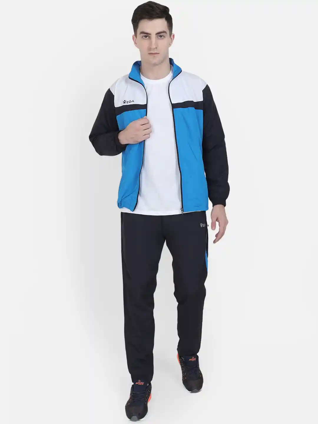 Buy VEGA Men Blue Black Colour-Blocked Regular Rapid Dry Anti