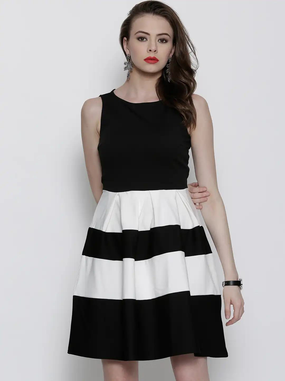 Buy Boohoo Black & White Striped Fit & Flare Dress - Dresses for Women 1057754 | Myntra Buy Boohoo Black & White Striped Fit & Flare Dress - Dresses for Women 1057754 | Myntra