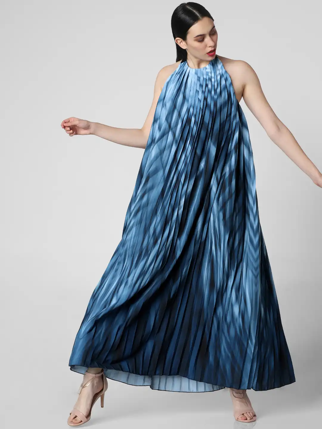 Buy Vero Moda Dyed Blue Accordion Pleat Maxi Trapeze Dress - Dresses for  Women 10795894 | Myntra
