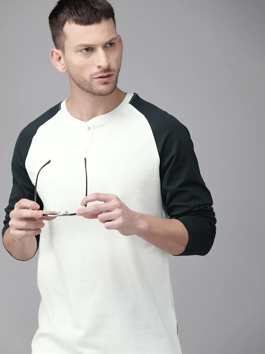 Buy The Roadster Lifestyle Co Men White Solid Henley Neck Pure
