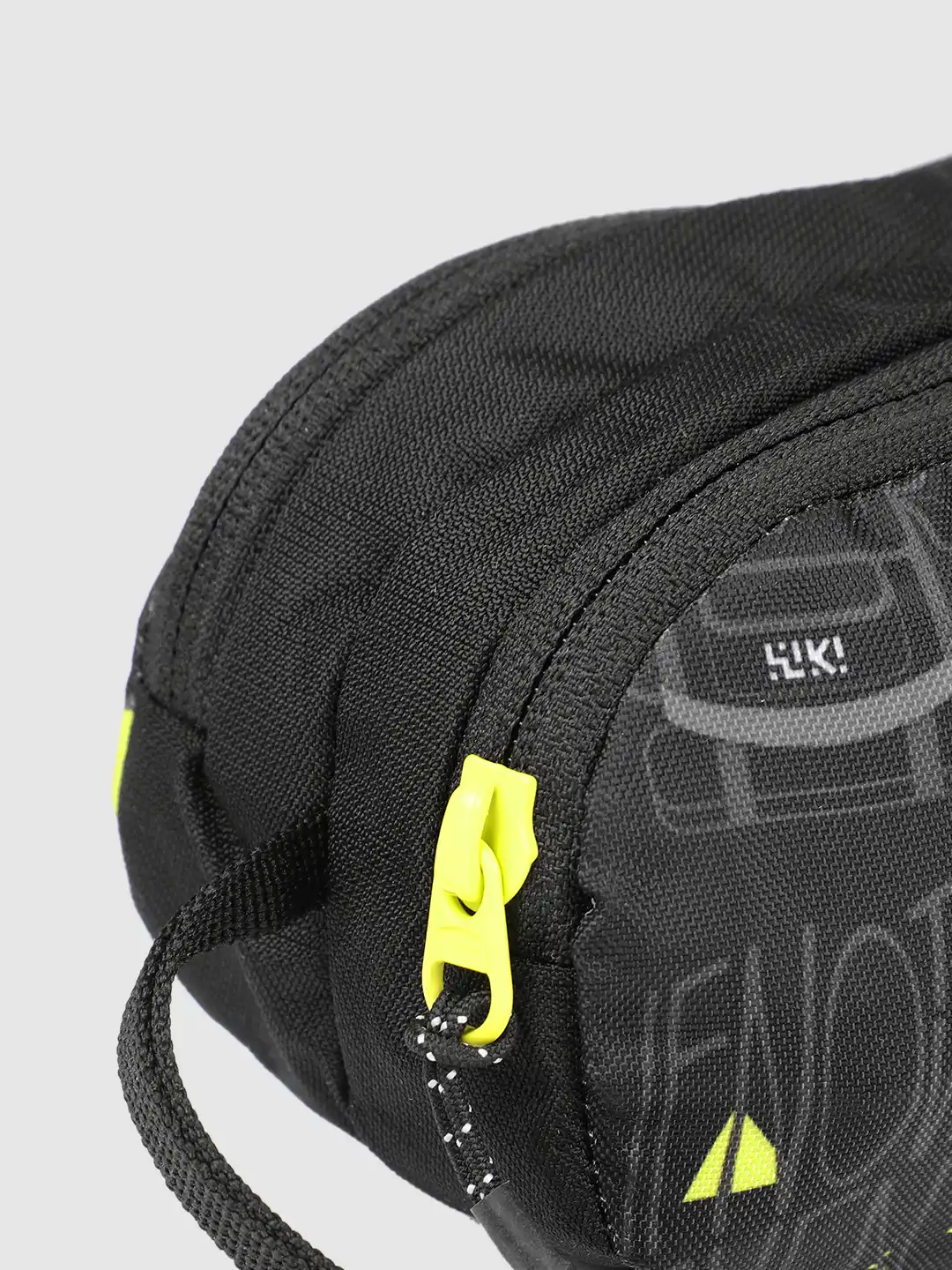 Buy Wildcraft Unisex Black & Green Printed Wiki Peco 2 Travel
