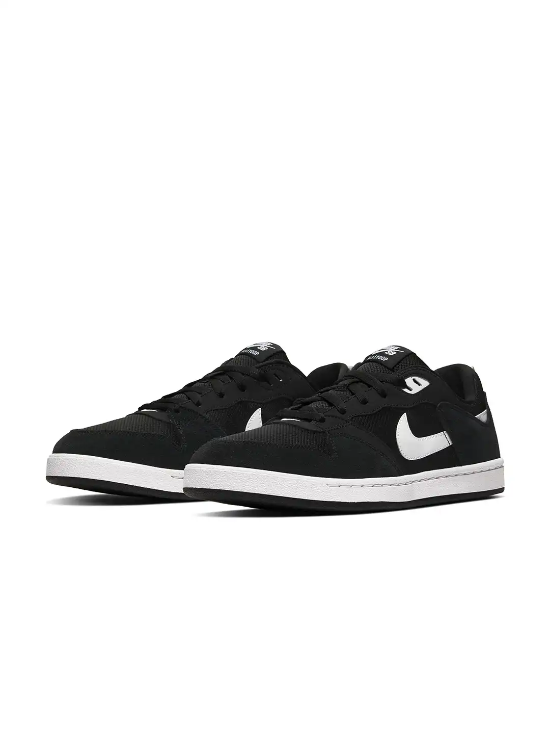 black nike skating shoes