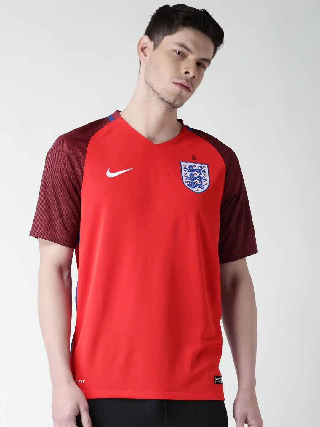 ほてぃお様用 Nike England Football Shirt Mサイズ Buy Nike Red England Stadium Home V-Neck Football Jersey - Tshirts