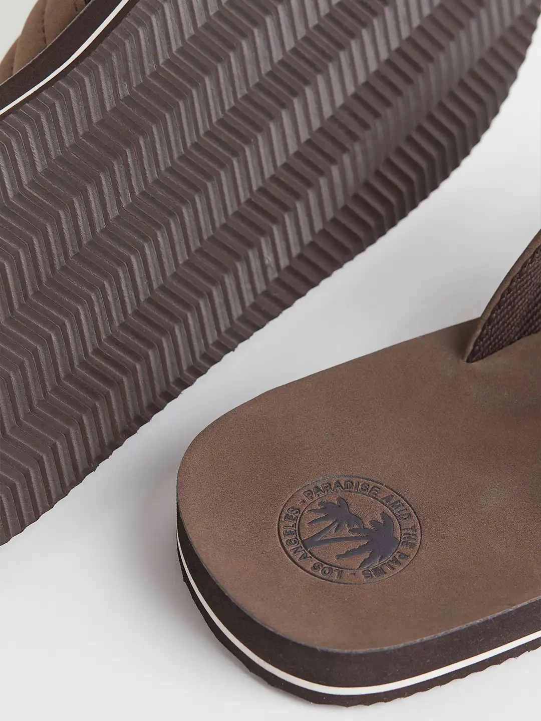 Buy H&M Men Brown Flip-flops - Flip Flops for Men 18302494  display picture 1