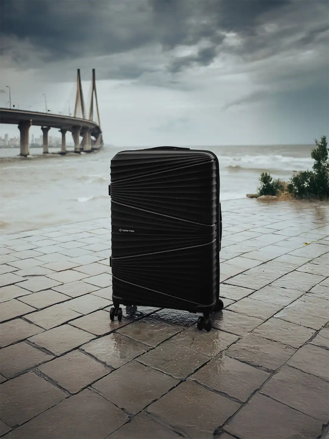 Buy Nasher Miles Mumbai Solid Hard Sided Trolley Bag - 75 cm