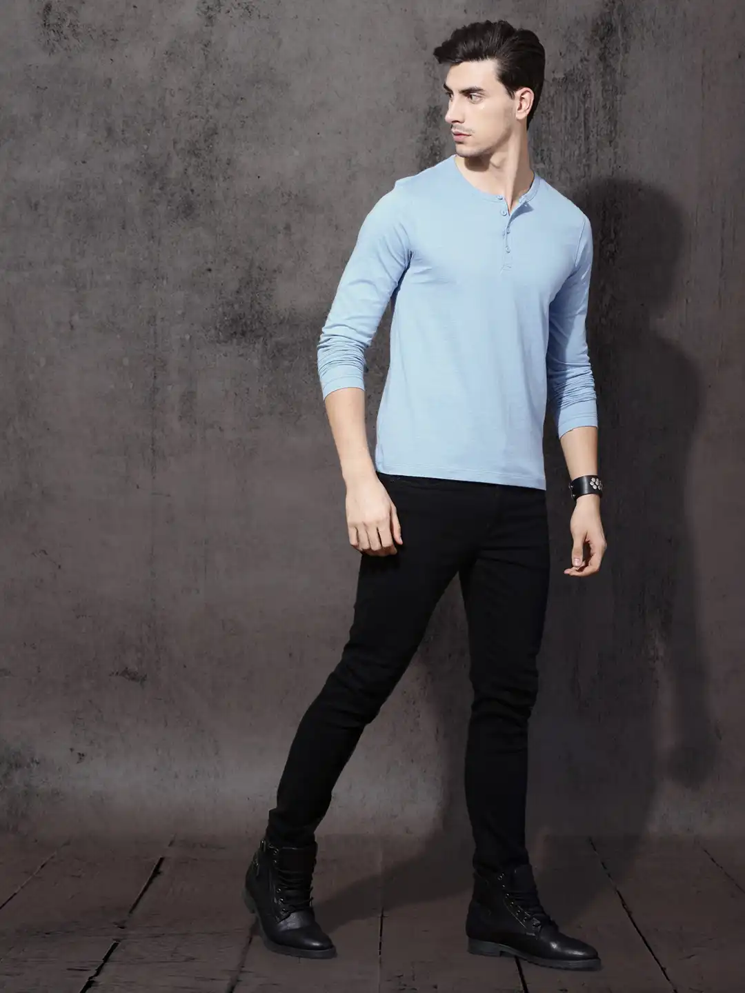 夏到来　 Buy Roadster Men Blue Melange Solid Henley Neck T-shirt - Tshirts