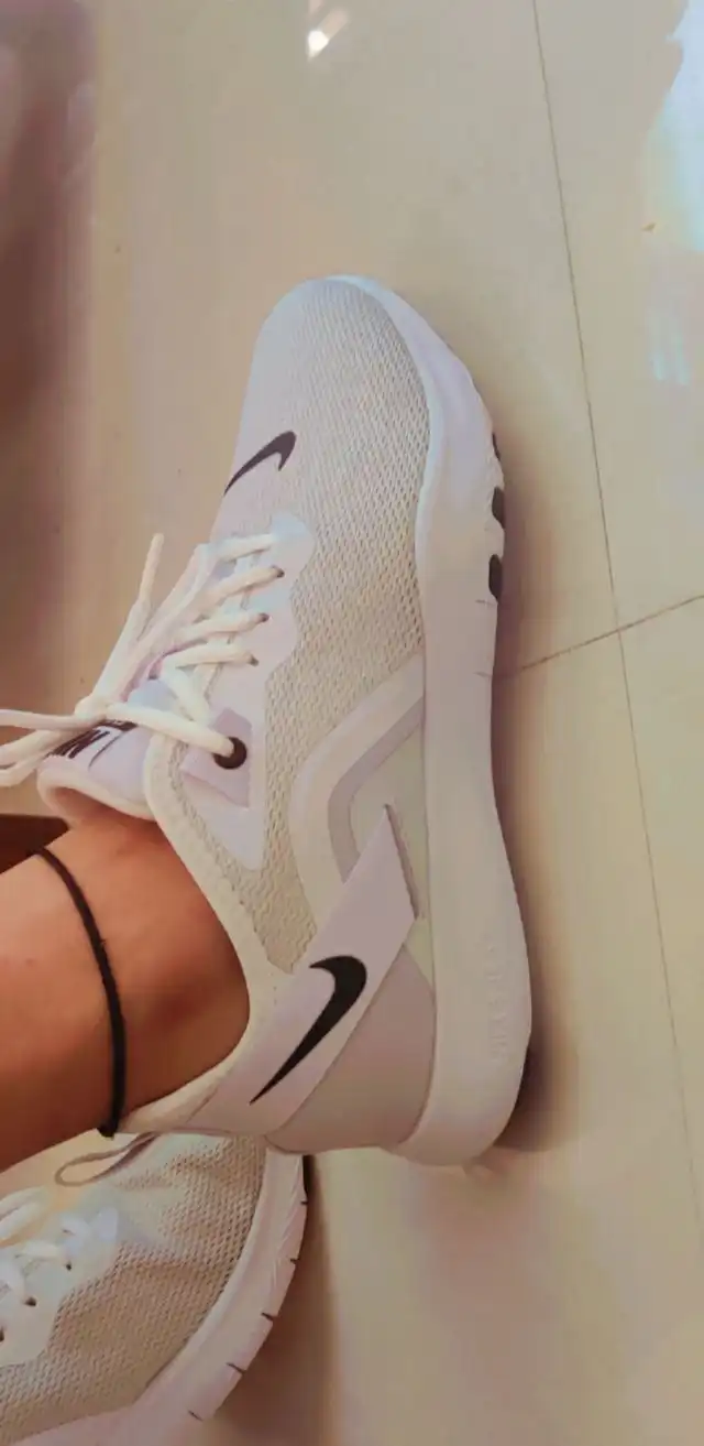 nike flex tr 9 on feet