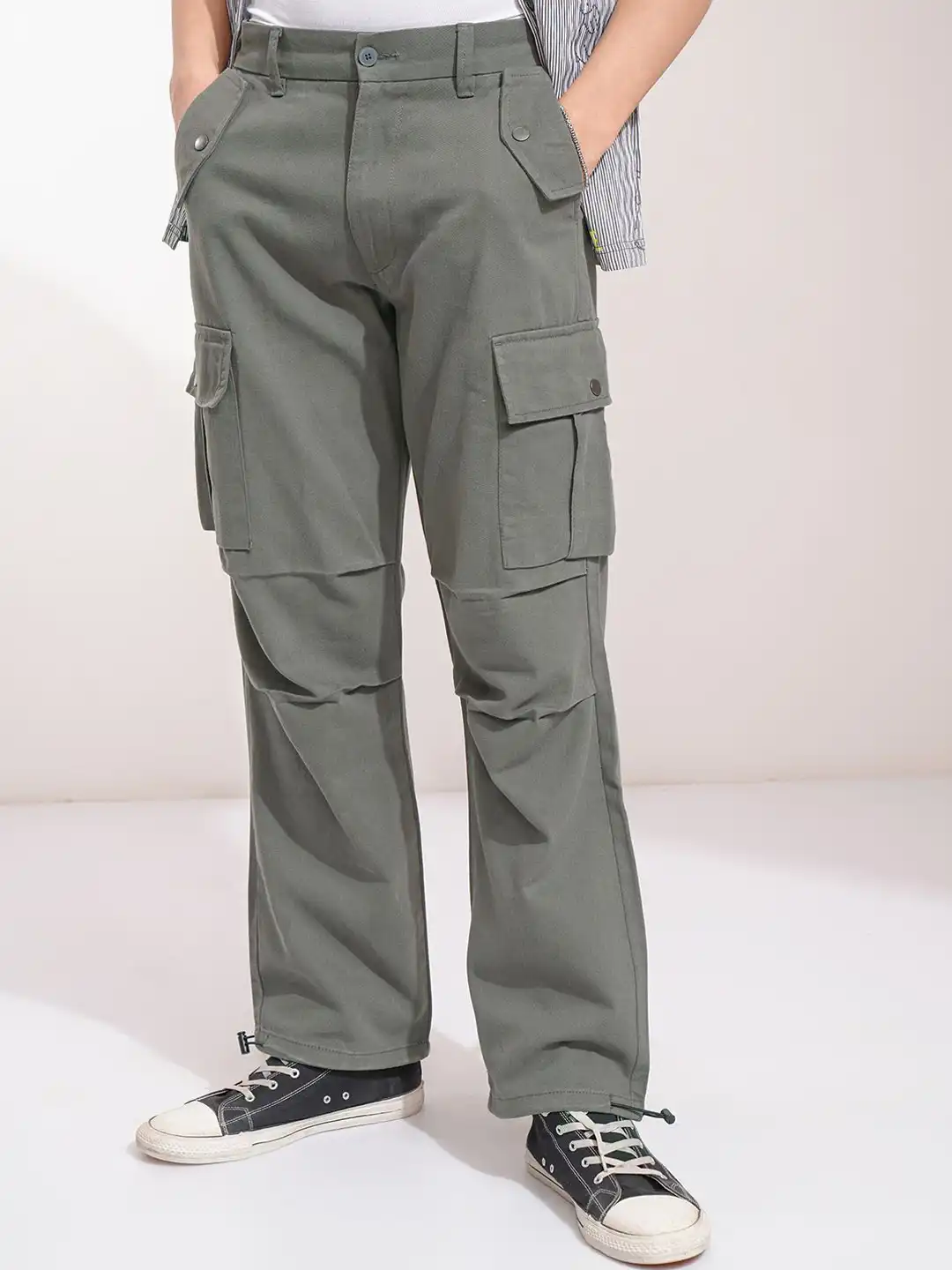 Buy HIGHLANDER Men Straight Fit Mid-Rise Cargos Trousers