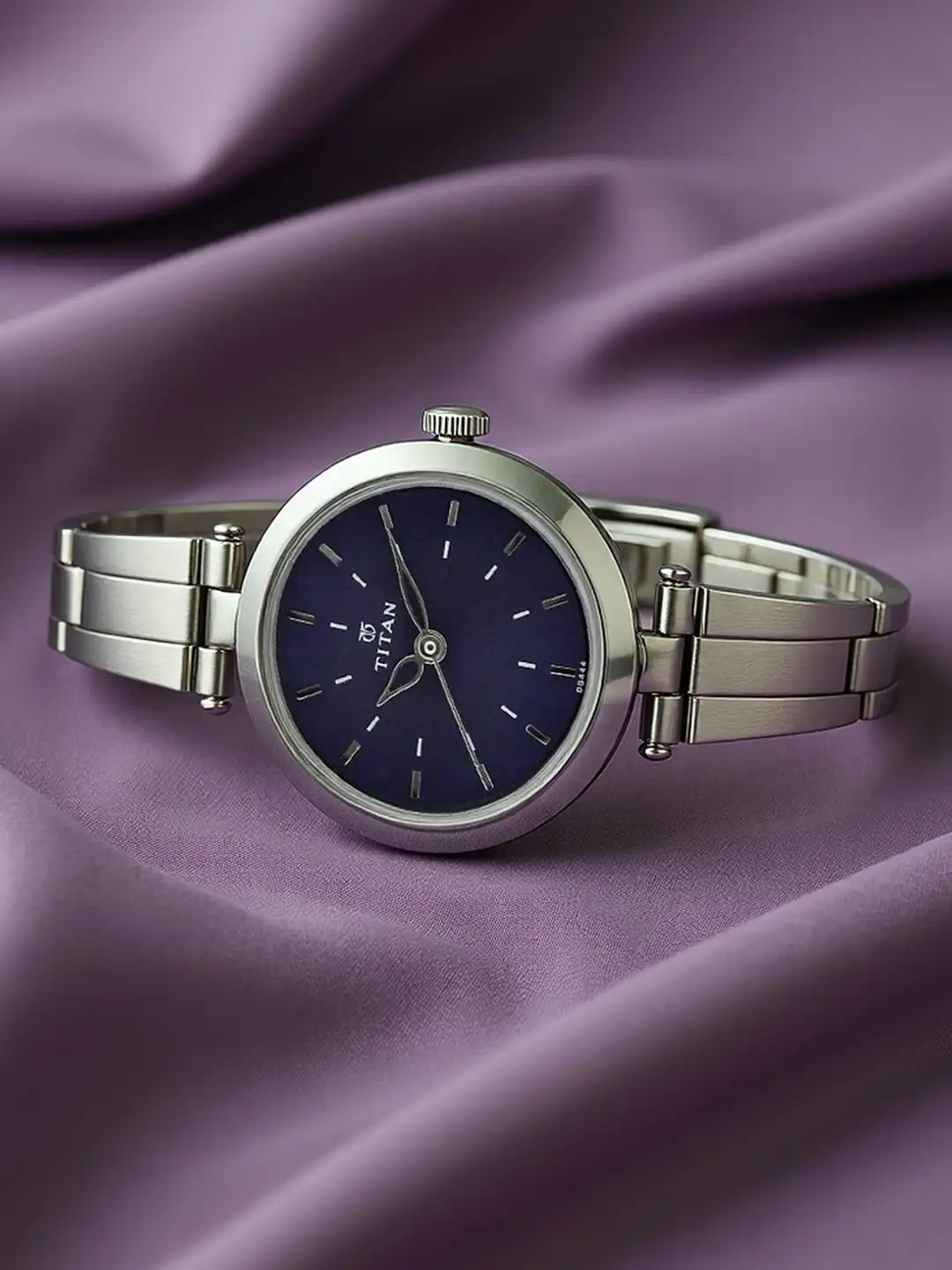 Buy Titan Karishma Quartz Analog With Midnight Blue Dial Watch For