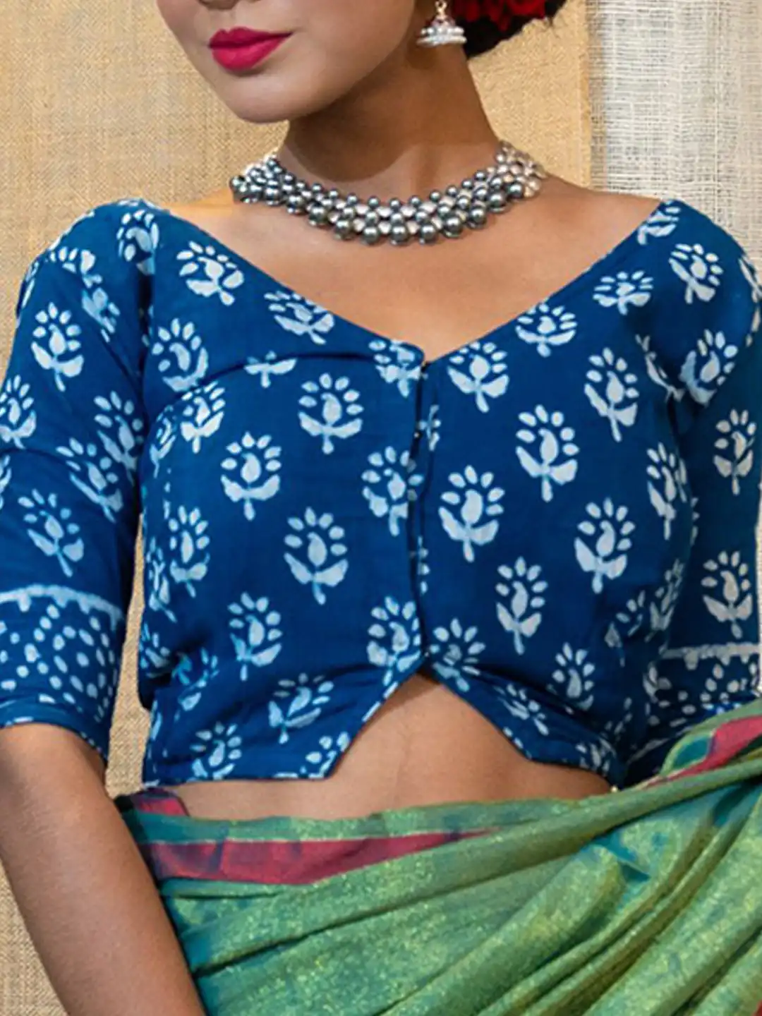 Buy Uttariya Indigo Women Floral Printed V Neck Cotton Saree