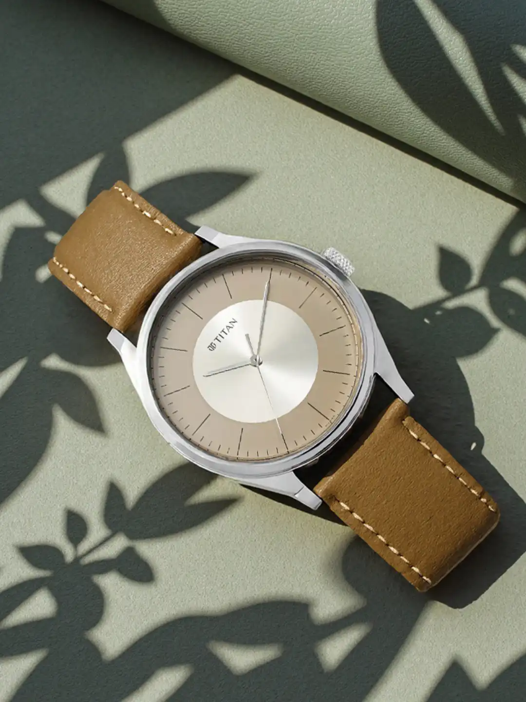 Buy Titan Workwear Urban Edge Quartz Analog Silver & Peach Dial