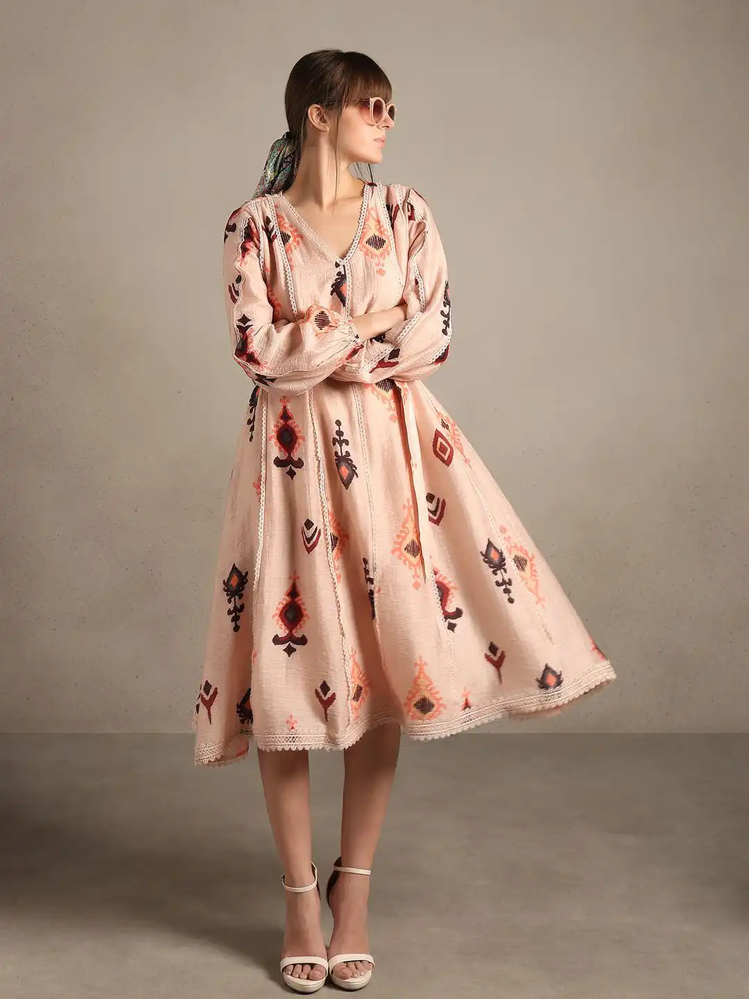 vero moda women printed fit & flare dress Buy VERO MODA Women's Fit and Flare Black Dress at Amazon.in