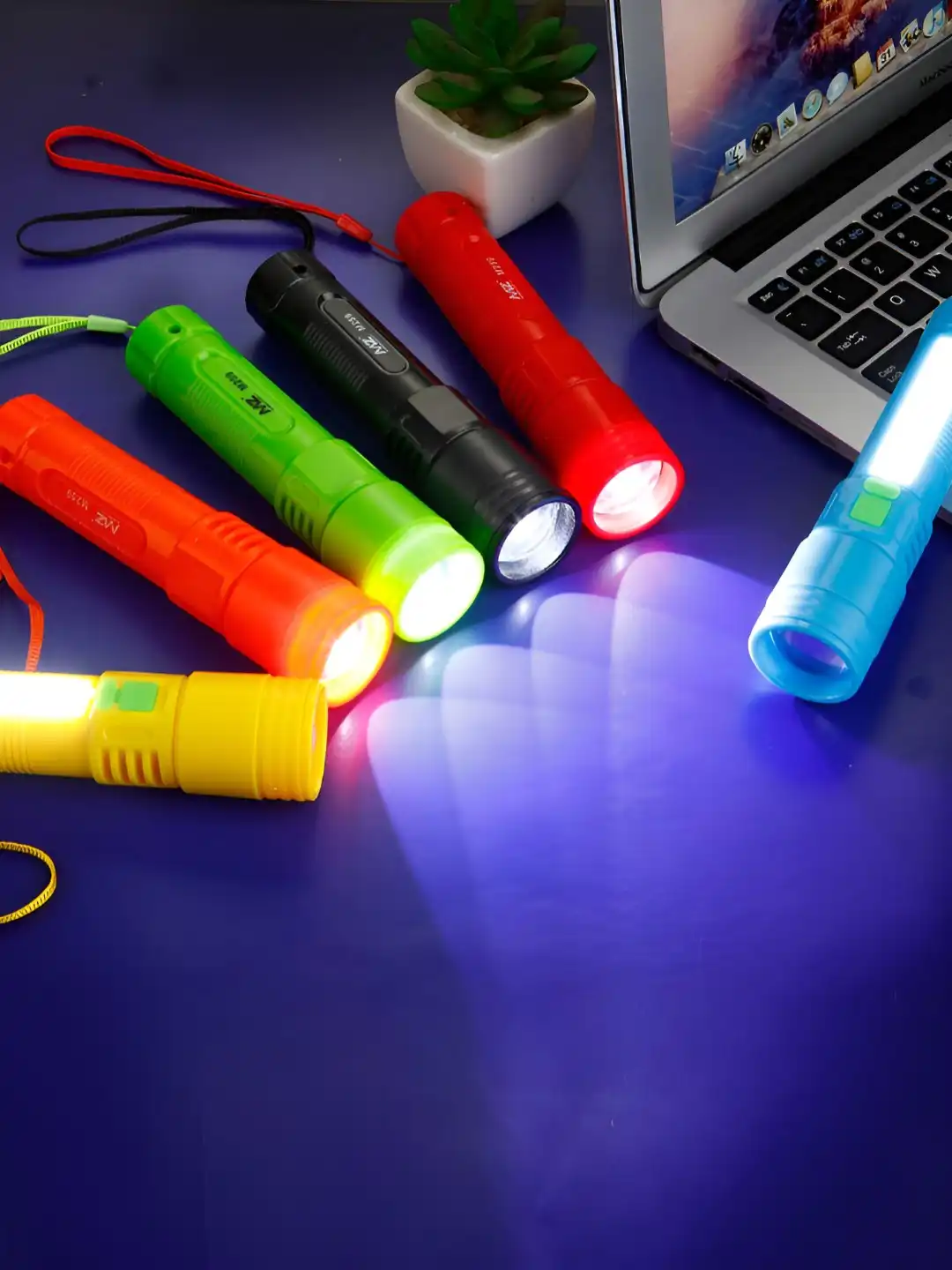 Buy MZ M259 Green & Black Zoomable 60W LED Flashlight - Flashlight