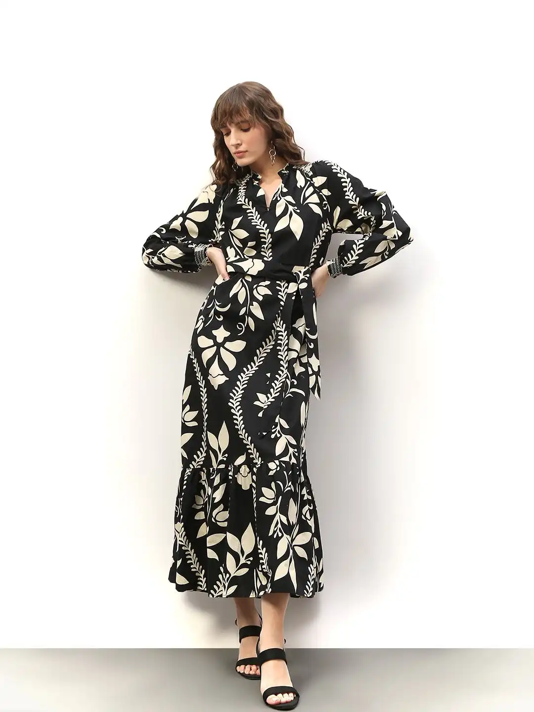 vero moda women printed fit & flare dress Buy Vero Moda Abstract Printed V-Neck Cuffed Sleeves Fit & Flare Midi Dress - Dresses for Women 27339788