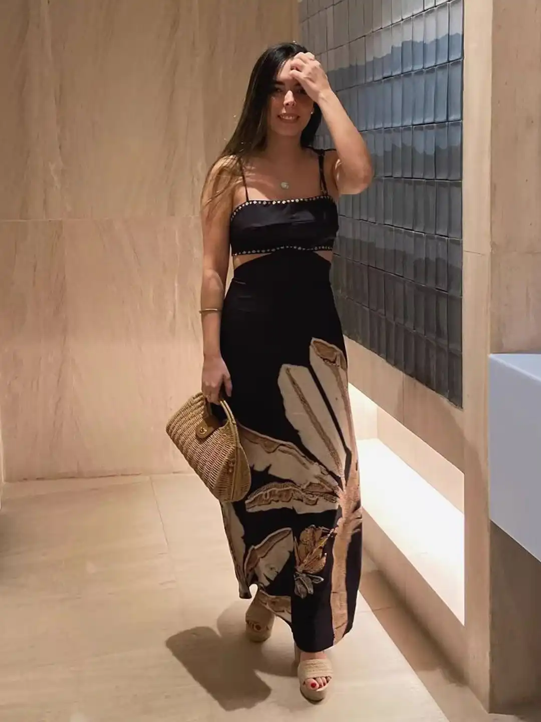 Buy bebe Black Tropical Print Shoulder Strap Cutout Maxi Dress - Dresses for Women 34182458 | Myntra Buy bebe Black Tropical Print Shoulder Strap Cutout Maxi Dress - Dresses for Women 34182458 | Myntra