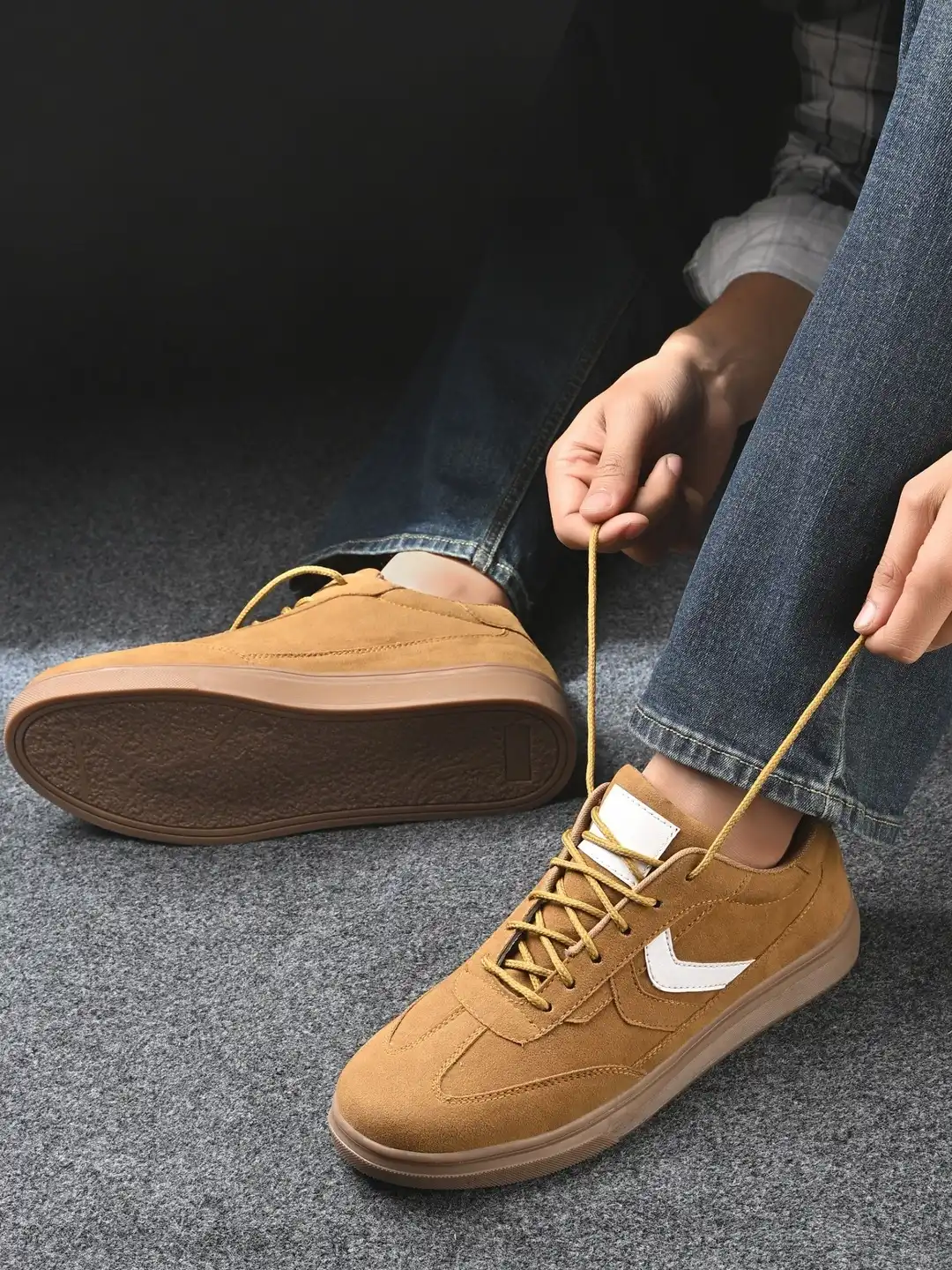 アップル”& Buy The Roadster Lifestyle Co Men Textured Round Toe Lace-Ups