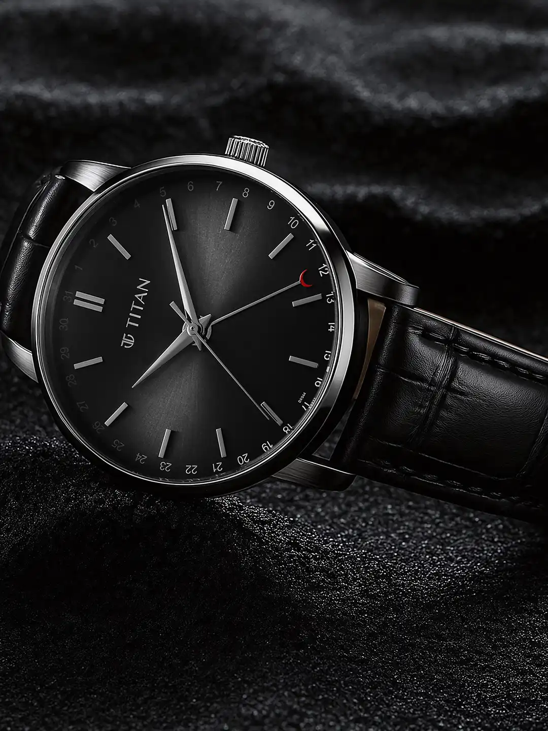 Buy Titan Elegance Quartz Round Dial Leather Men's Watch