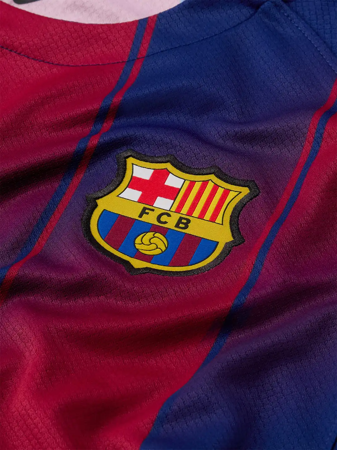 Buy Nike F.C. Barcelona 2025/26 Stadium Home Older Kids' Nike Dri