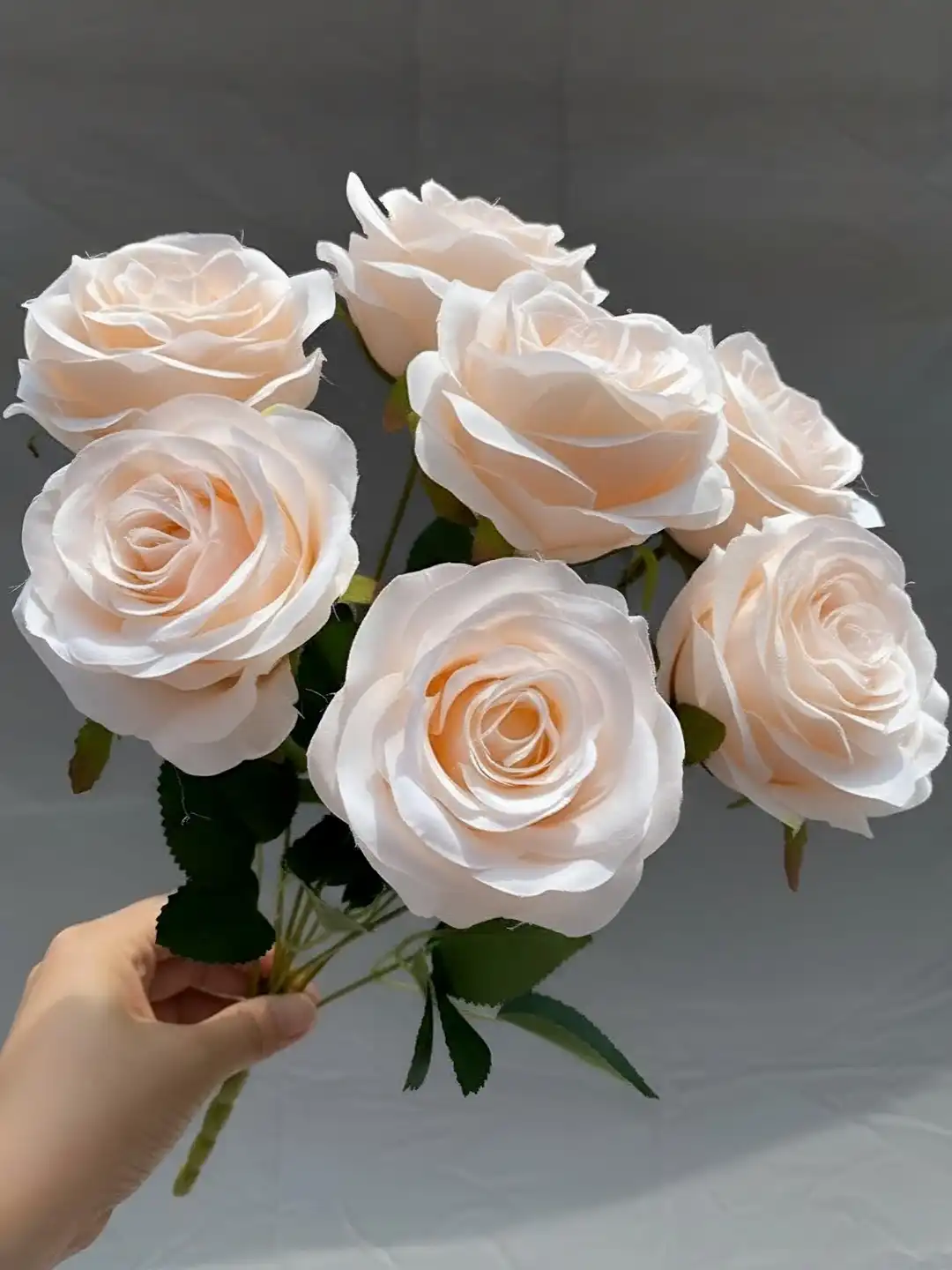 Goldrose Bouquet クリーム色のバラ Goldrose Bouquet クリーム色のバラ Buy XERGY Cream And Green