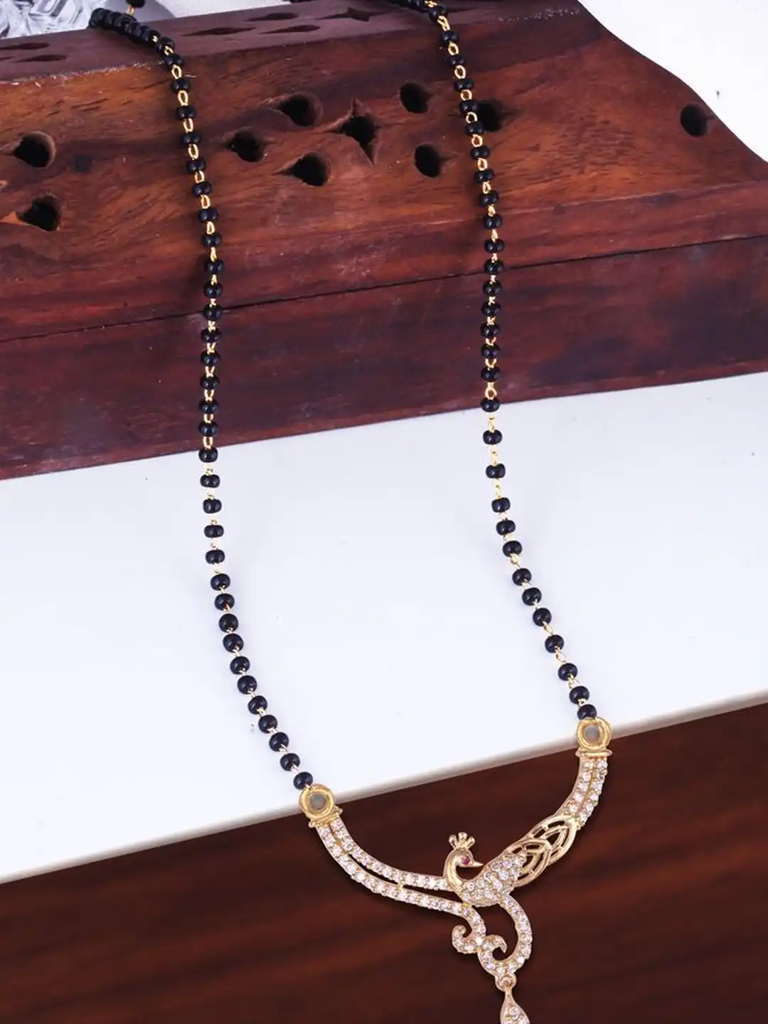 ミネラNo.1.13.17.23.50.54.68.74.75.80.86.91 Buy MEENAZ Gold-Plated Brass Artificial Stones and Beads
