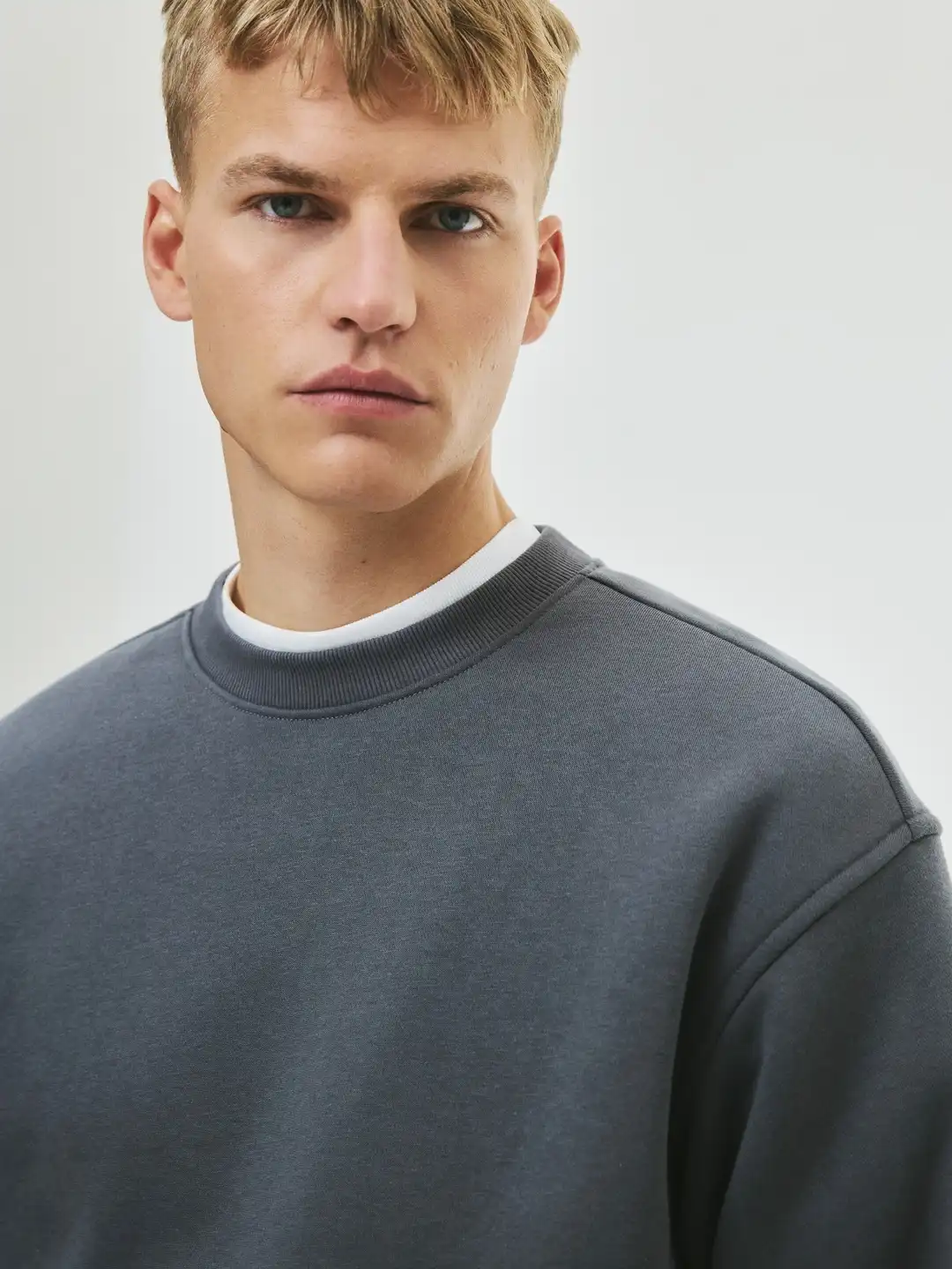 Buy H&M Loose Fit Sweatshirt - Sweatshirts for Men 35935692 | Myntra