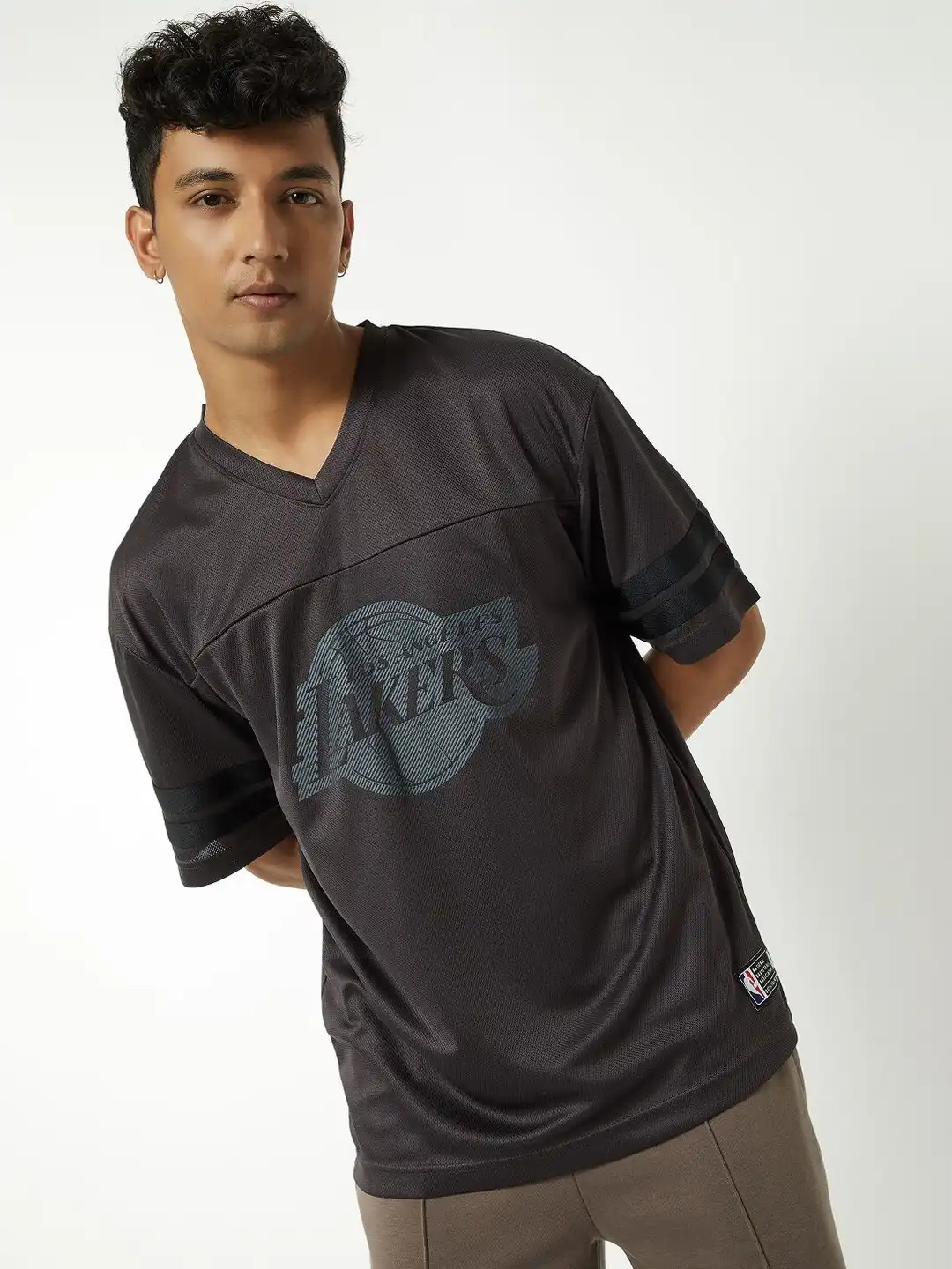 Buy max Men Los Angeles Lakers Printed V-Neck T-shirt - Tshirts