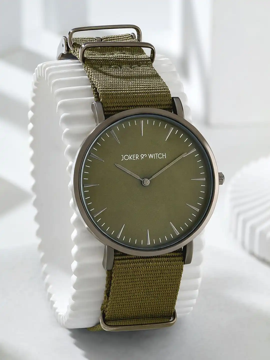 Buy JOKER & WITCH Men Dial & Straps Analogue Watch AMWW1164