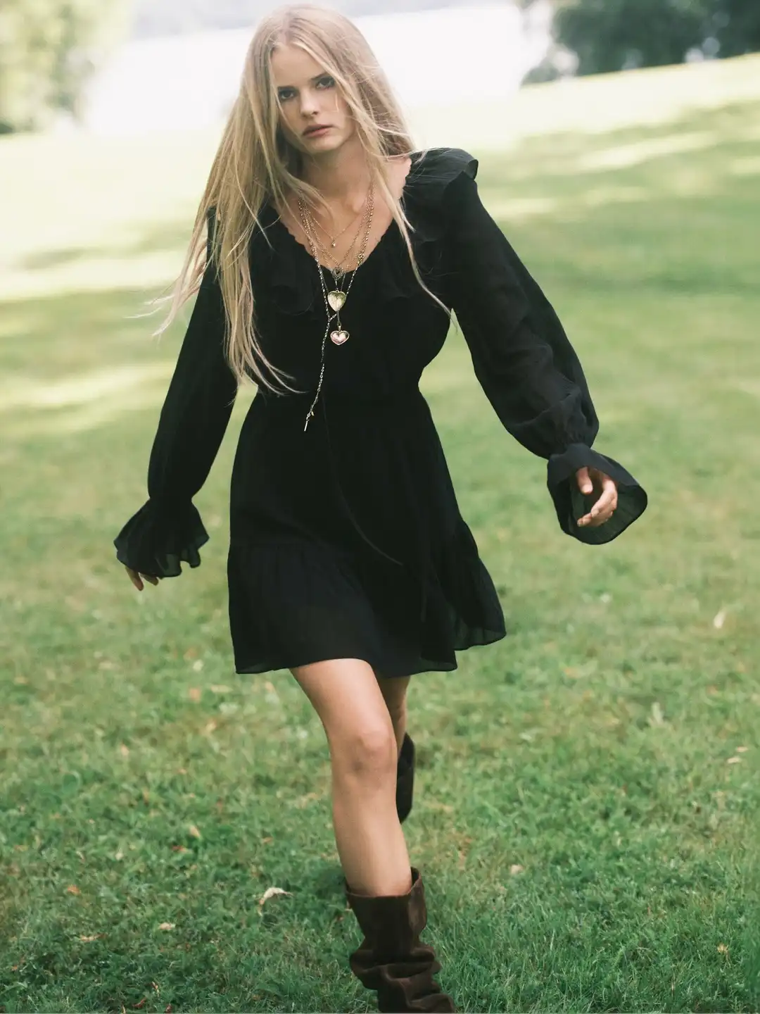 h&m long sleeve black dress Women's Size Xl NWT Features a round neckline Buy H&M Women Flounce-Collar Dress