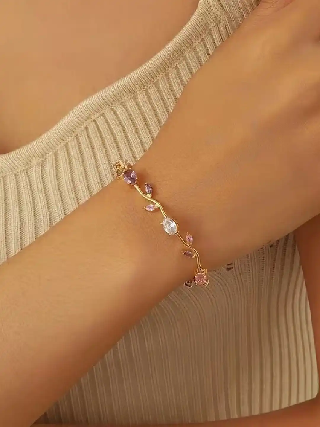 Buy Vivity Unisex Cubic Zirconia Gold-Plated Link Bracelet